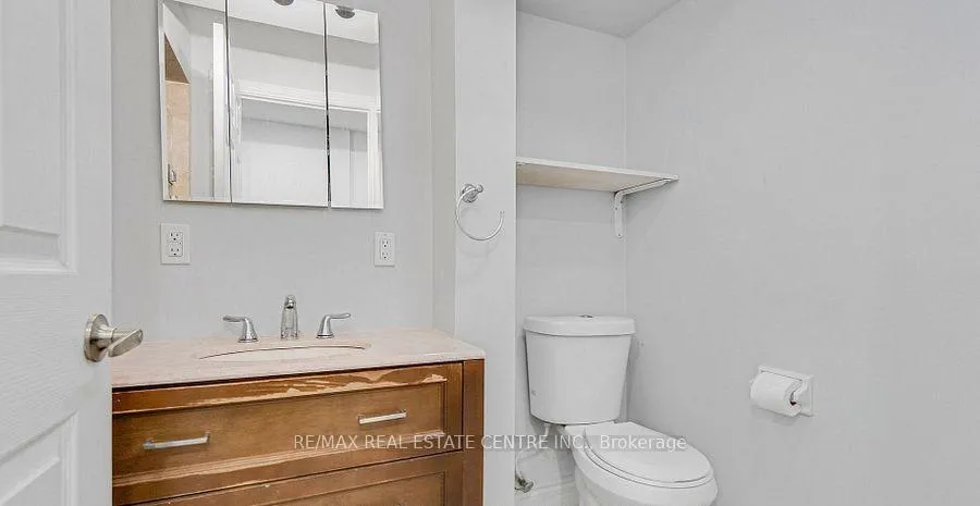 Photo 29 of 1011 Pearson Drive, Oakville, College Park — HOMEH