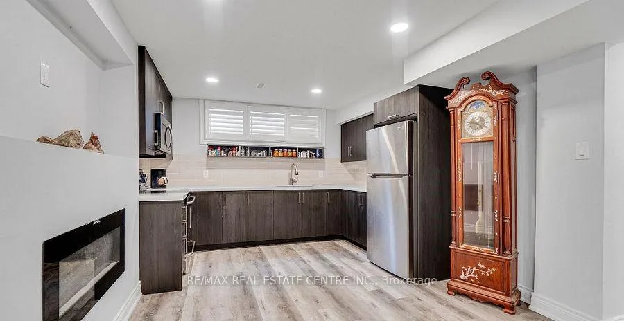 Photo 33 of 1011 Pearson Drive, Oakville, College Park — HOMEH
