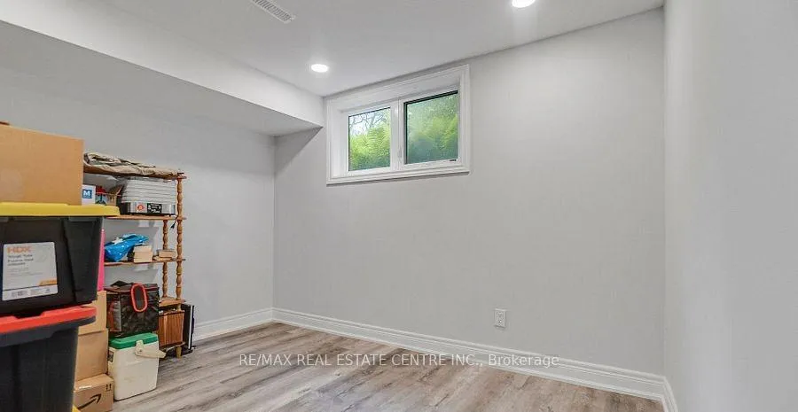 Photo 34 of 1011 Pearson Drive, Oakville, College Park — HOMEH