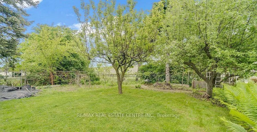 Photo 42 of 1011 Pearson Drive, Oakville, College Park — HOMEH