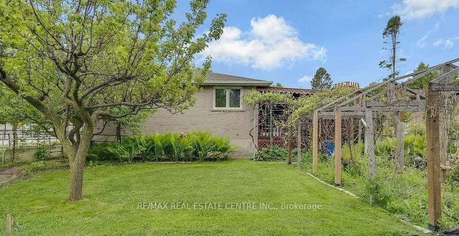 Photo 44 of 1011 Pearson Drive, Oakville, College Park — HOMEH