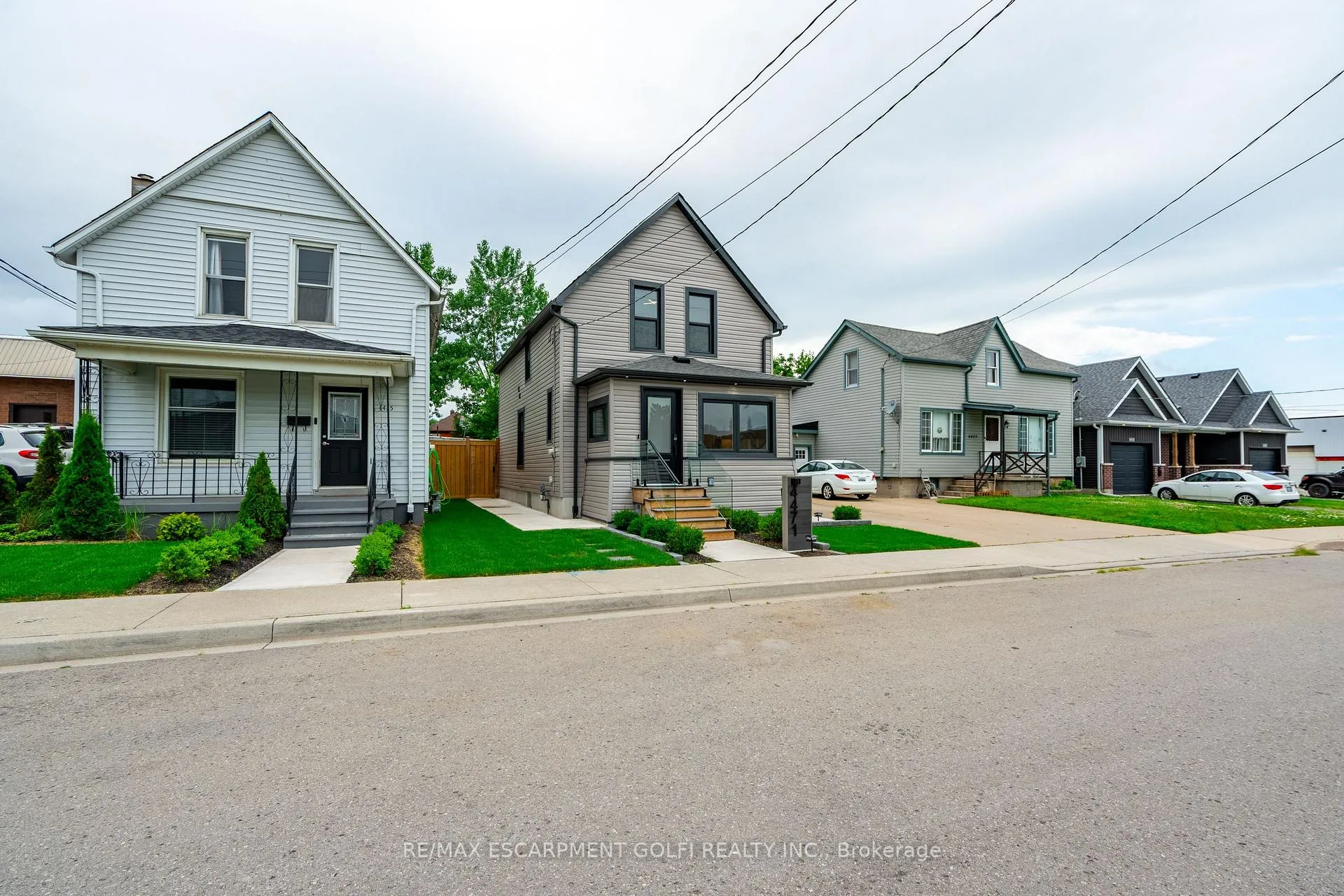 Photo 2 of 4471 First Avenue, Niagara Falls, Downtown — HOMEH