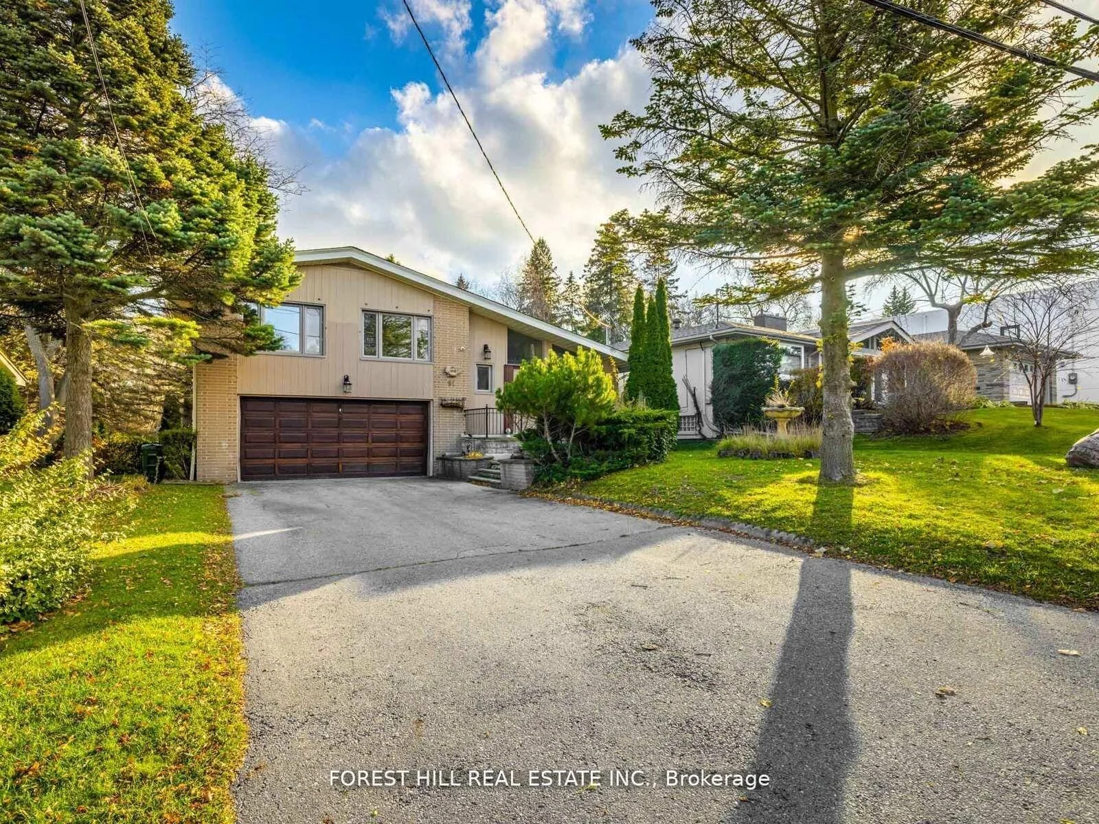 Photo 4 of 91 Citation Drive, North York, Bayview Village — HOMEH