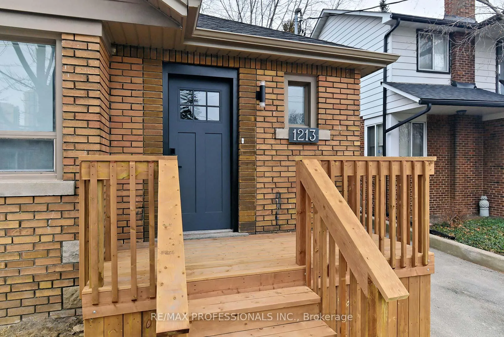 Photo 4 of 1213 Islington Avenue, Etobicoke, Stonegate-Queensway — HOMEH