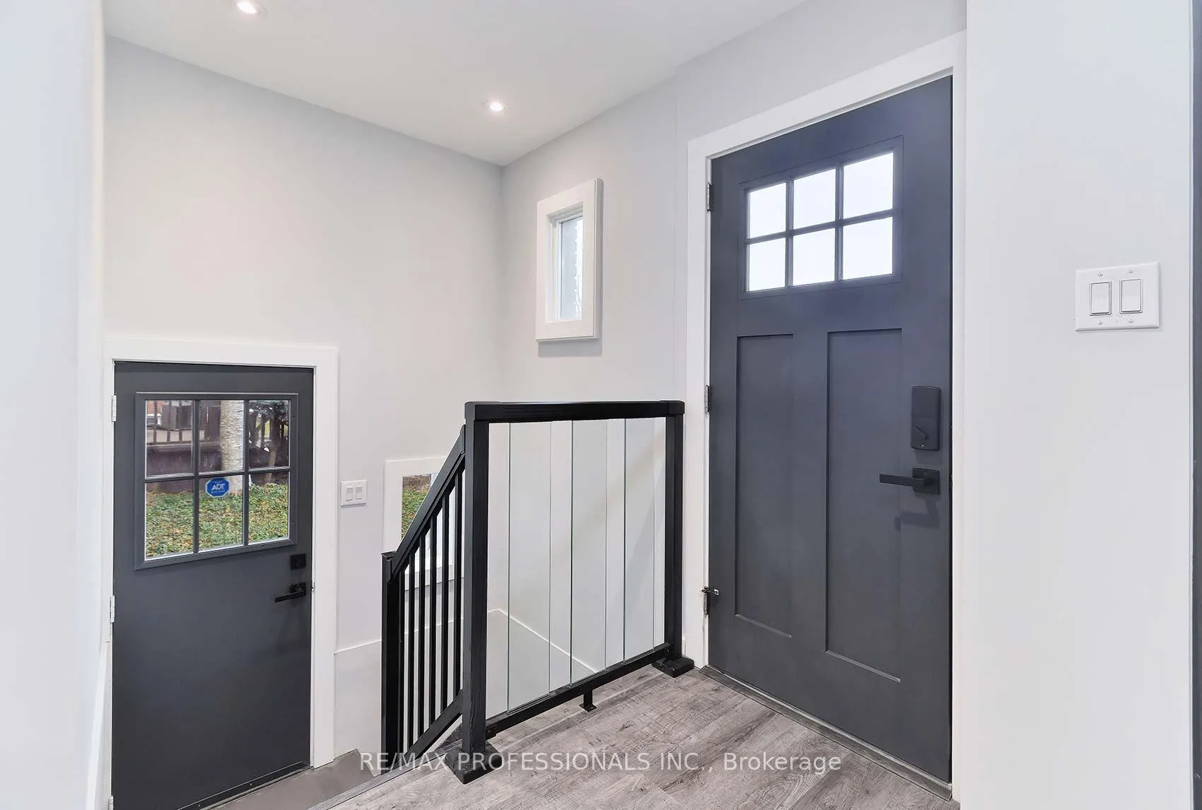 Photo 5 of 1213 Islington Avenue, Etobicoke, Stonegate-Queensway — HOMEH