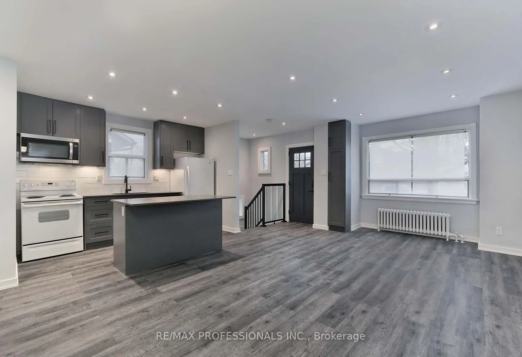 Photo 6 of 1213 Islington Avenue, Etobicoke, Stonegate-Queensway — HOMEH