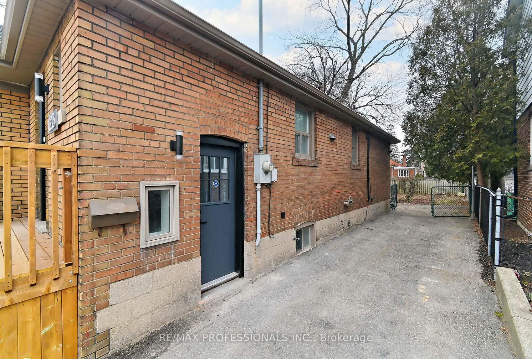 Photo 20 of 1213 Islington Avenue, Etobicoke, Stonegate-Queensway — HOMEH