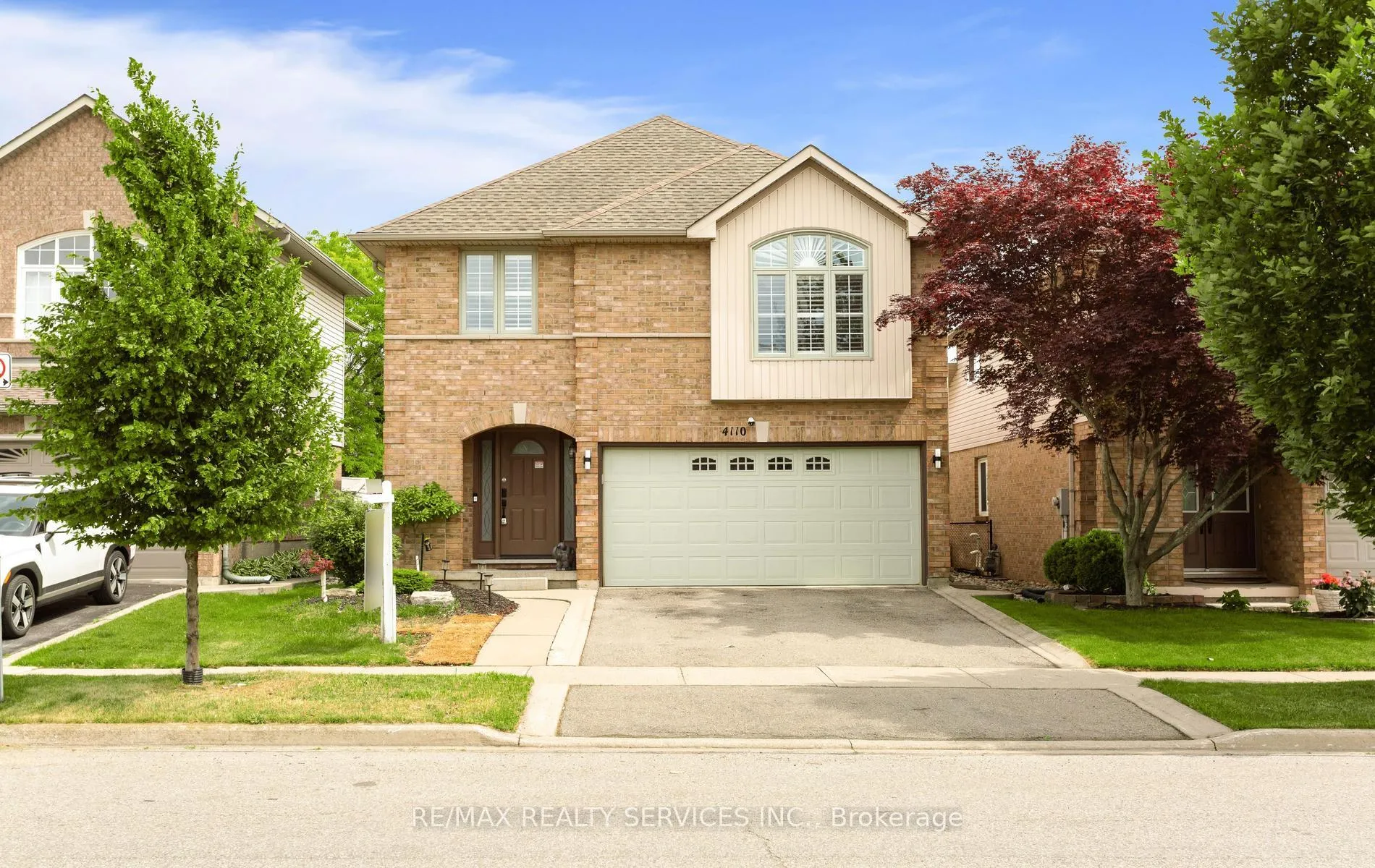 Photo 3 of 4110 Forest Run Avenue, Burlington, Tansley — HOMEH