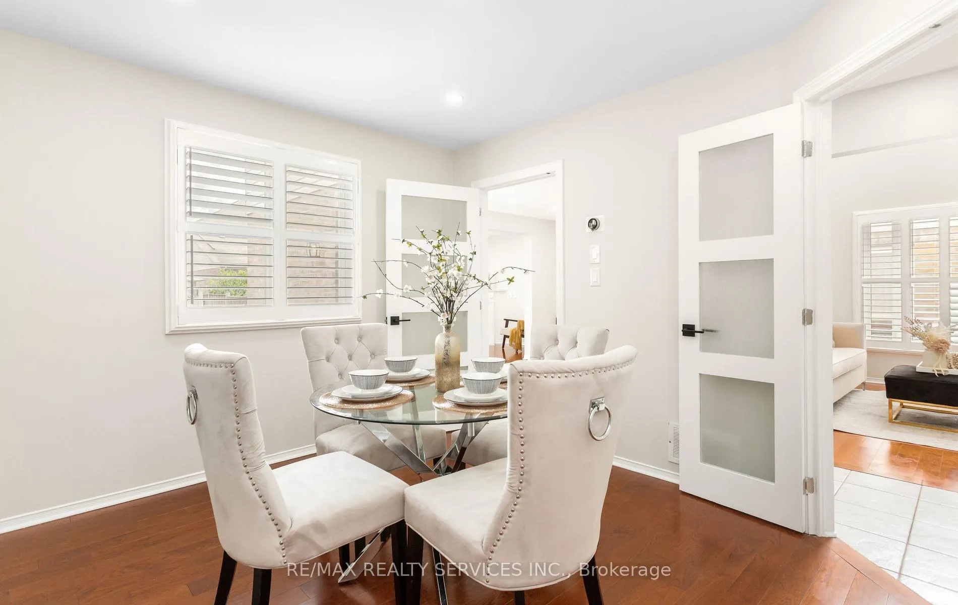 Photo 10 of 4110 Forest Run Avenue, Burlington, Tansley — HOMEH