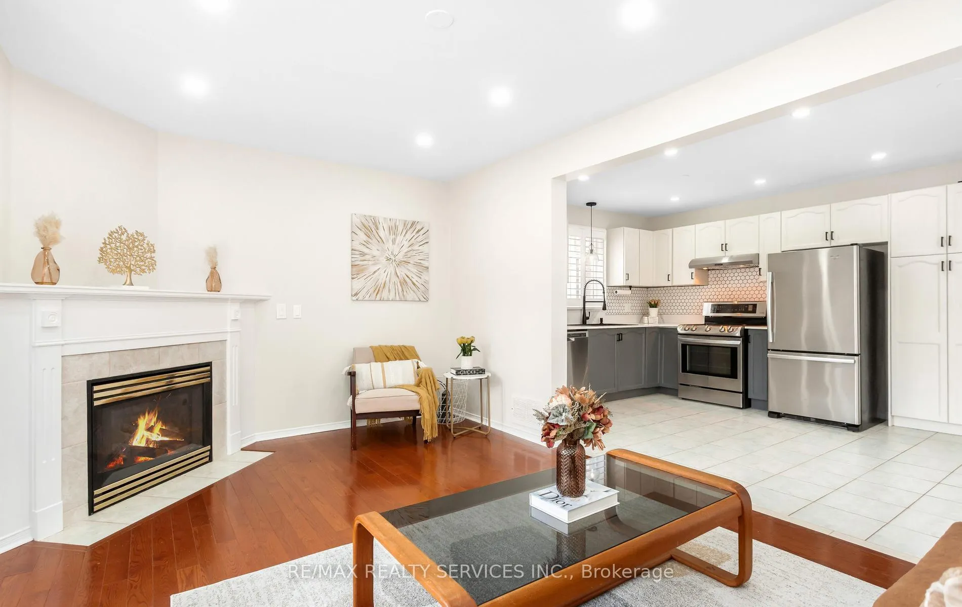 Photo 14 of 4110 Forest Run Avenue, Burlington, Tansley — HOMEH