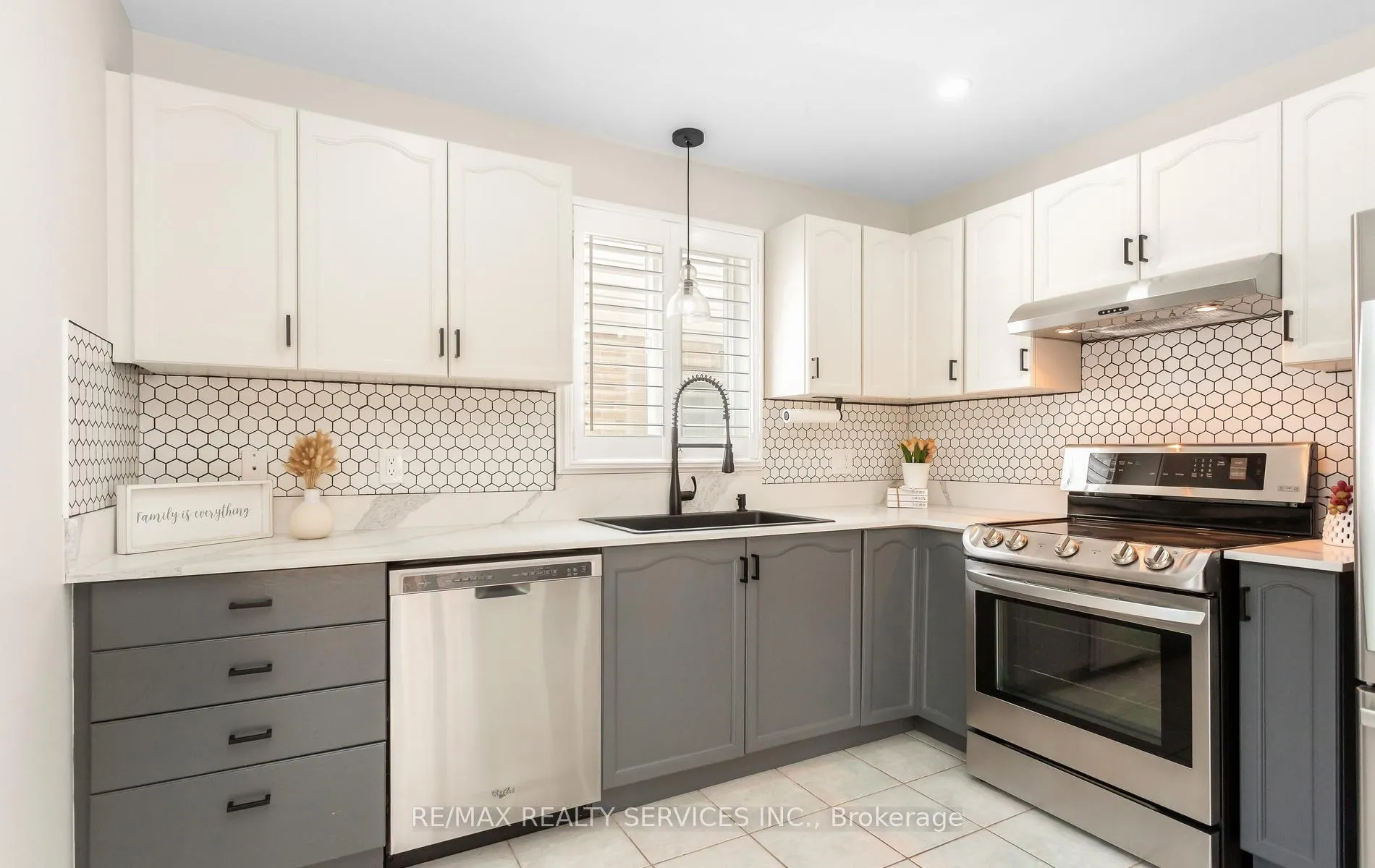Photo 16 of 4110 Forest Run Avenue, Burlington, Tansley — HOMEH
