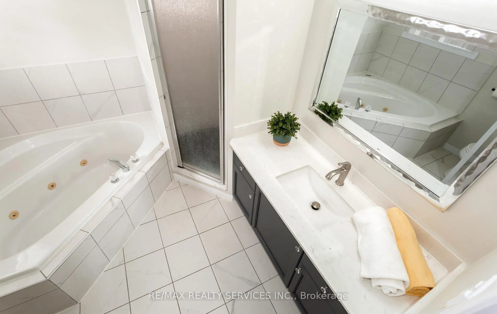 Photo 22 of 4110 Forest Run Avenue, Burlington, Tansley — HOMEH