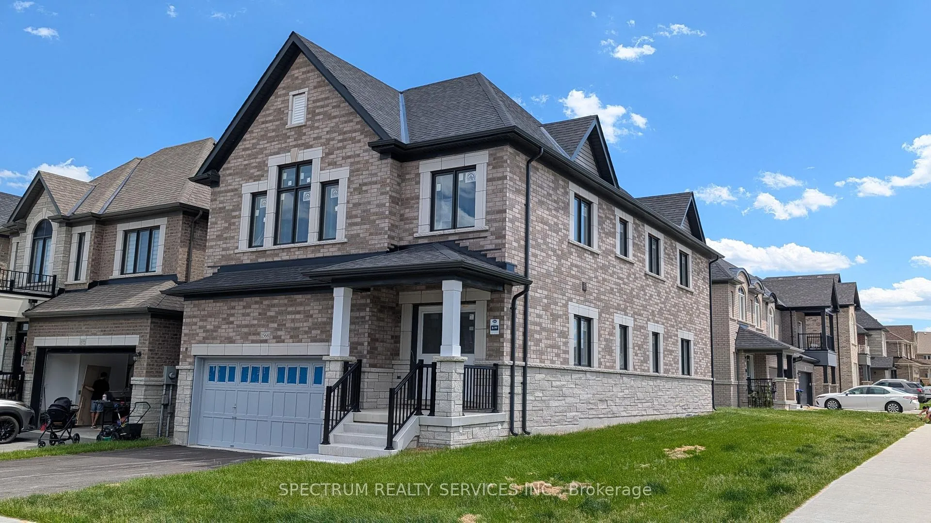 Photo 3 of 1568 Stovell Crescent, Innisfil, Lefroy — HOMEH