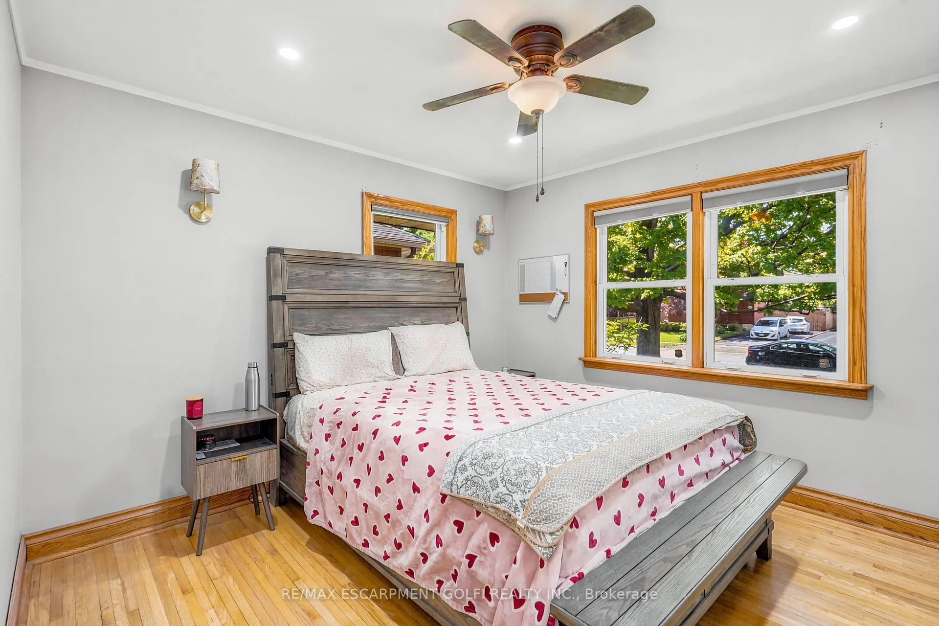 Photo 13 of 6902 Dell Avenue, Niagara Falls, Arad/Fallsview — HOMEH