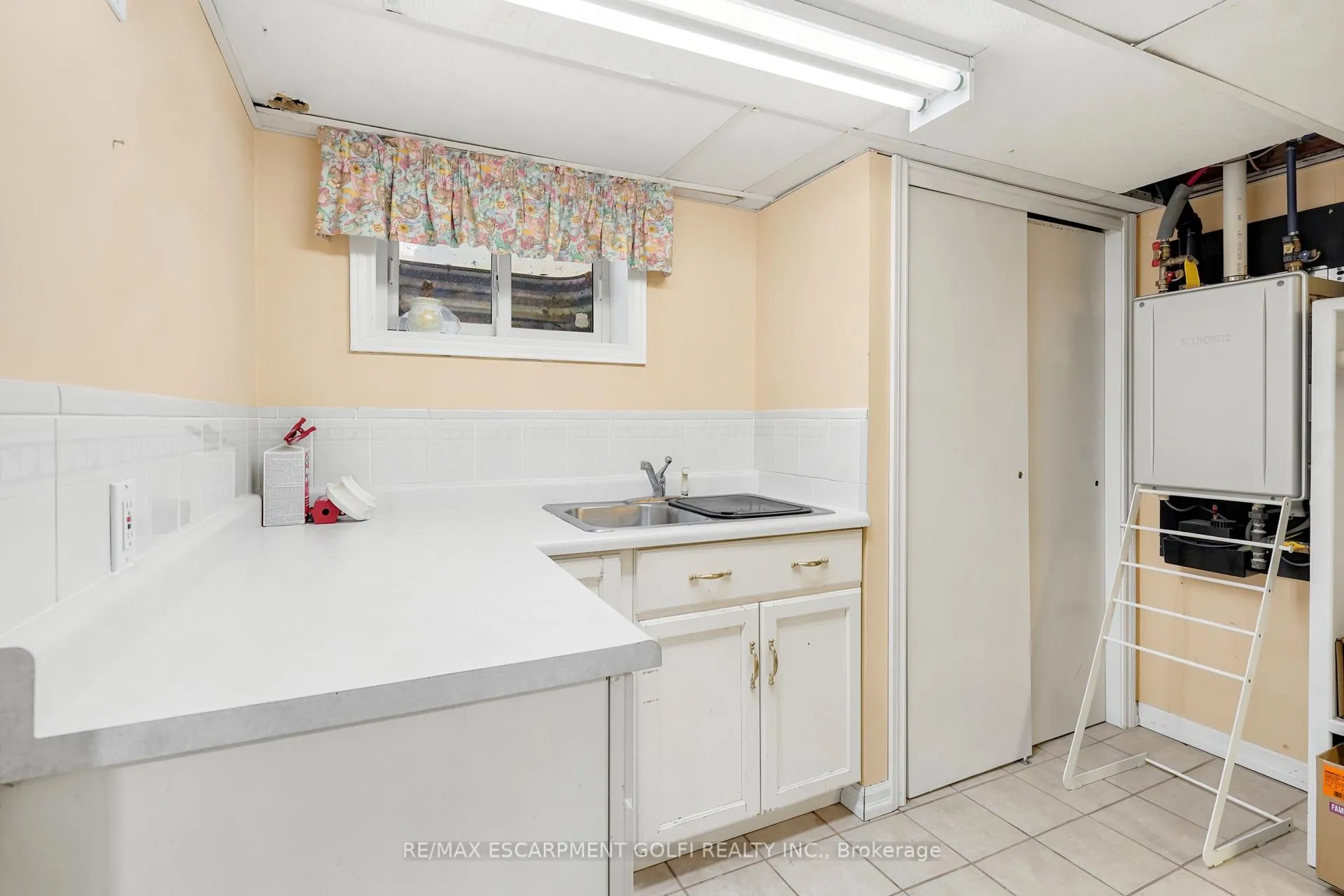 Photo 27 of 6902 Dell Avenue, Niagara Falls, Arad/Fallsview — HOMEH