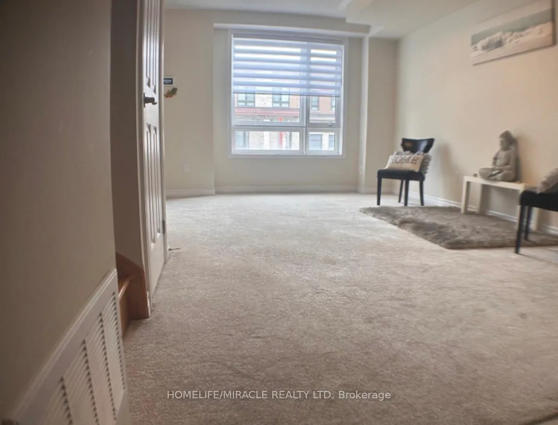 Photo 3 of 197 Mumbai Drive, Markham, Middlefield — HOMEH