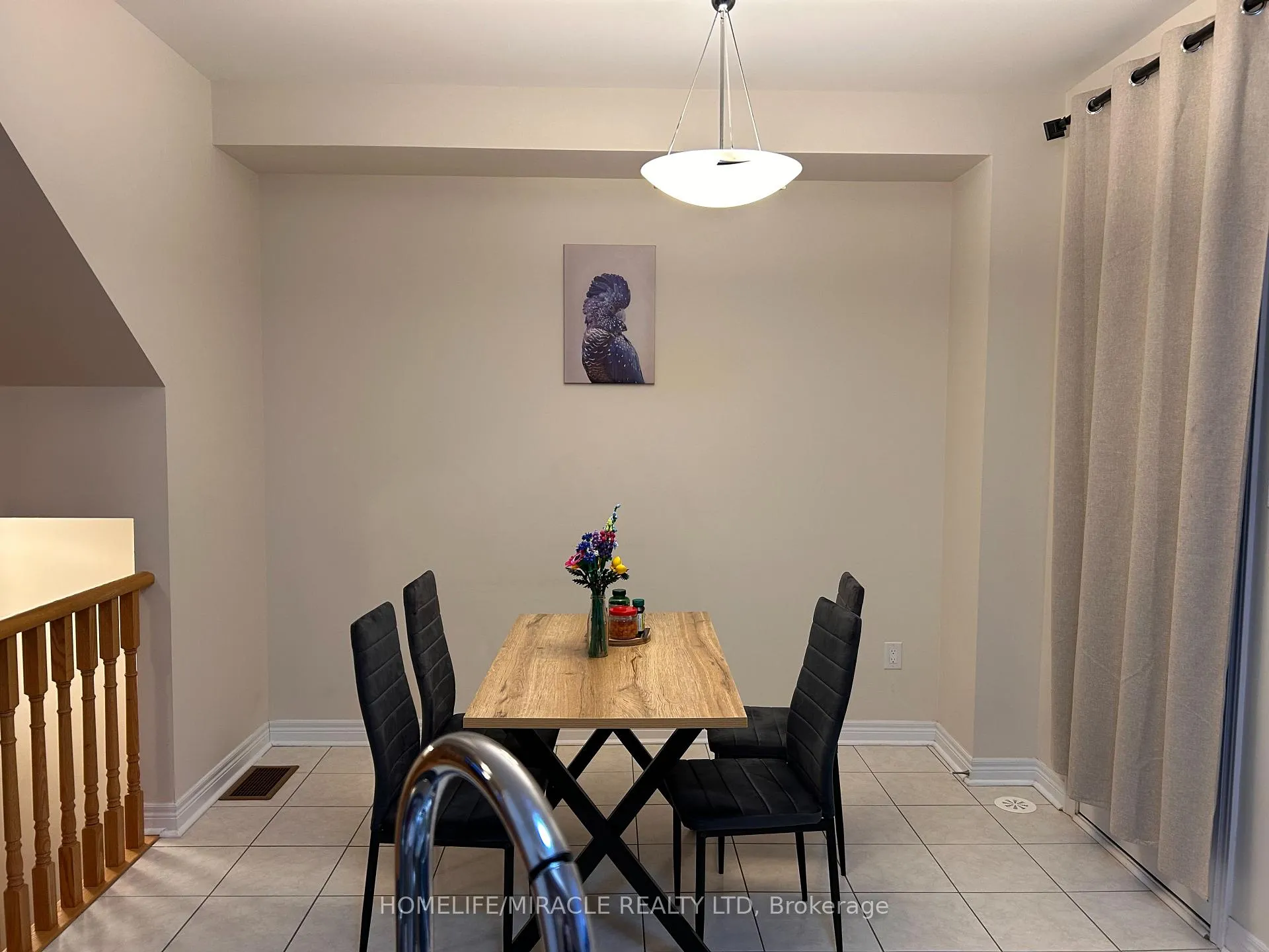 Photo 10 of 197 Mumbai Drive, Markham, Middlefield — HOMEH