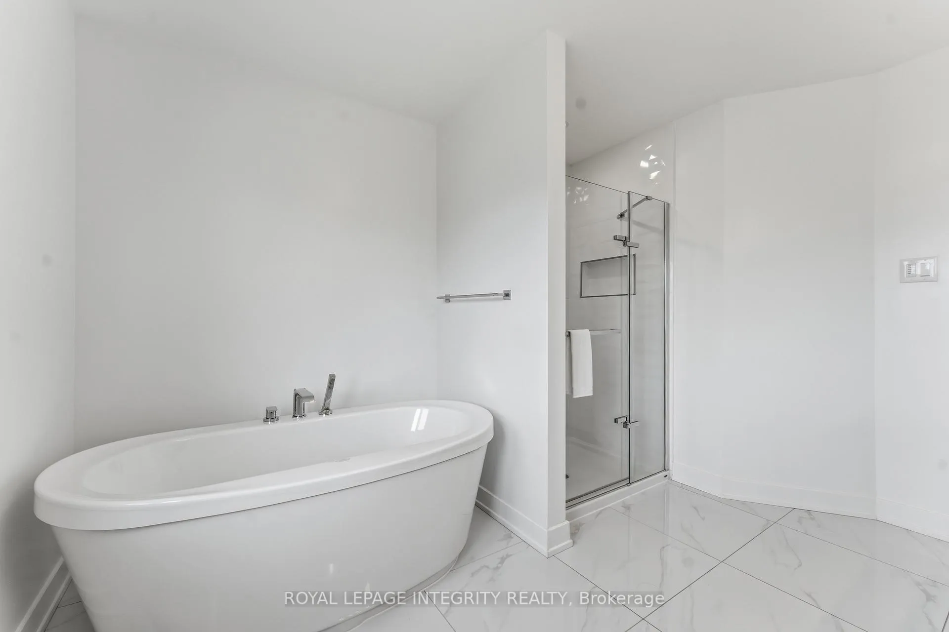 Photo 19 of 698 Odyssey Way, Ottawa, Leitrim — HOMEH