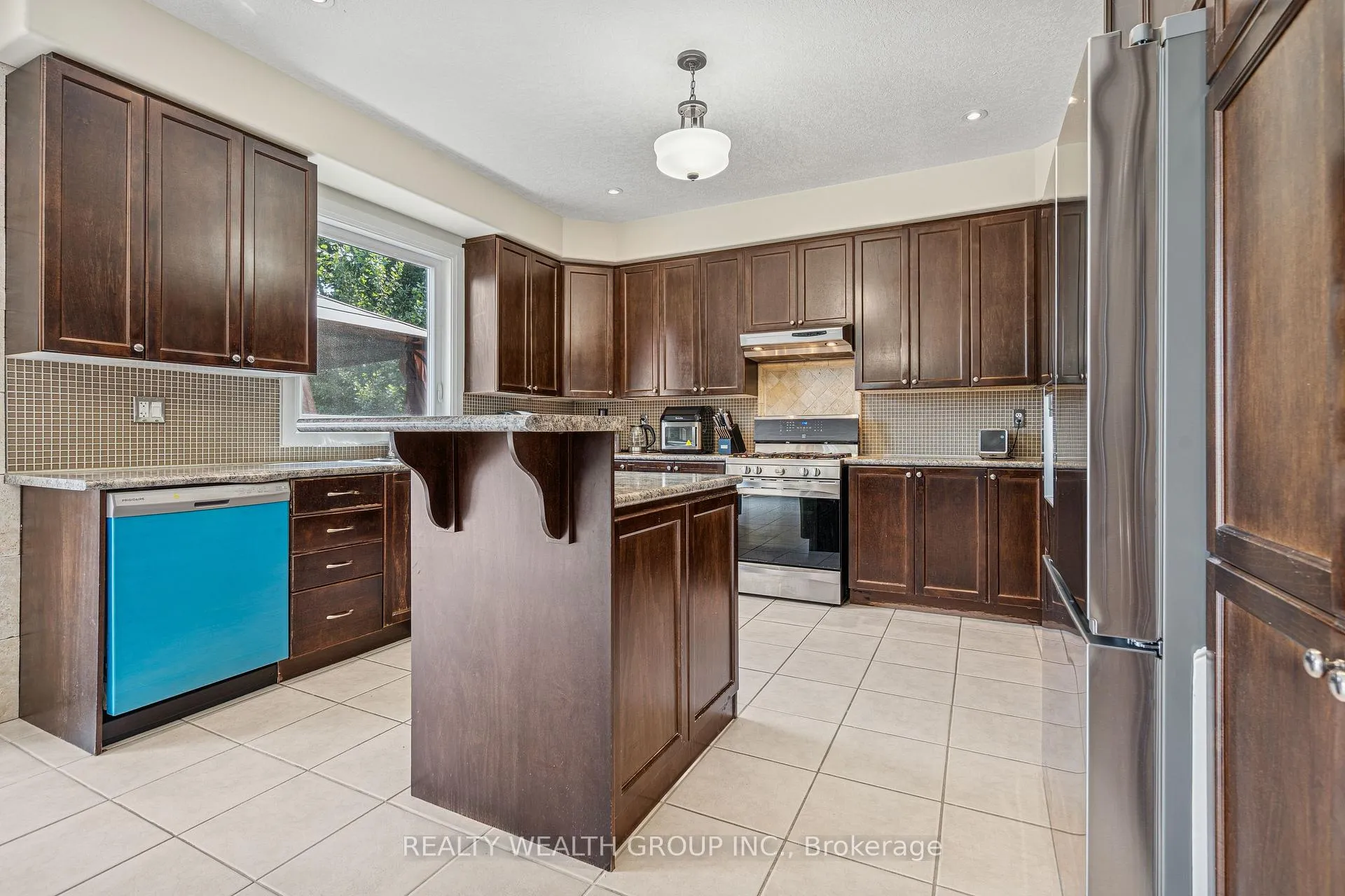 Photo 7 of 896 Booth Avenue, Innisfil, Alcona — HOMEH