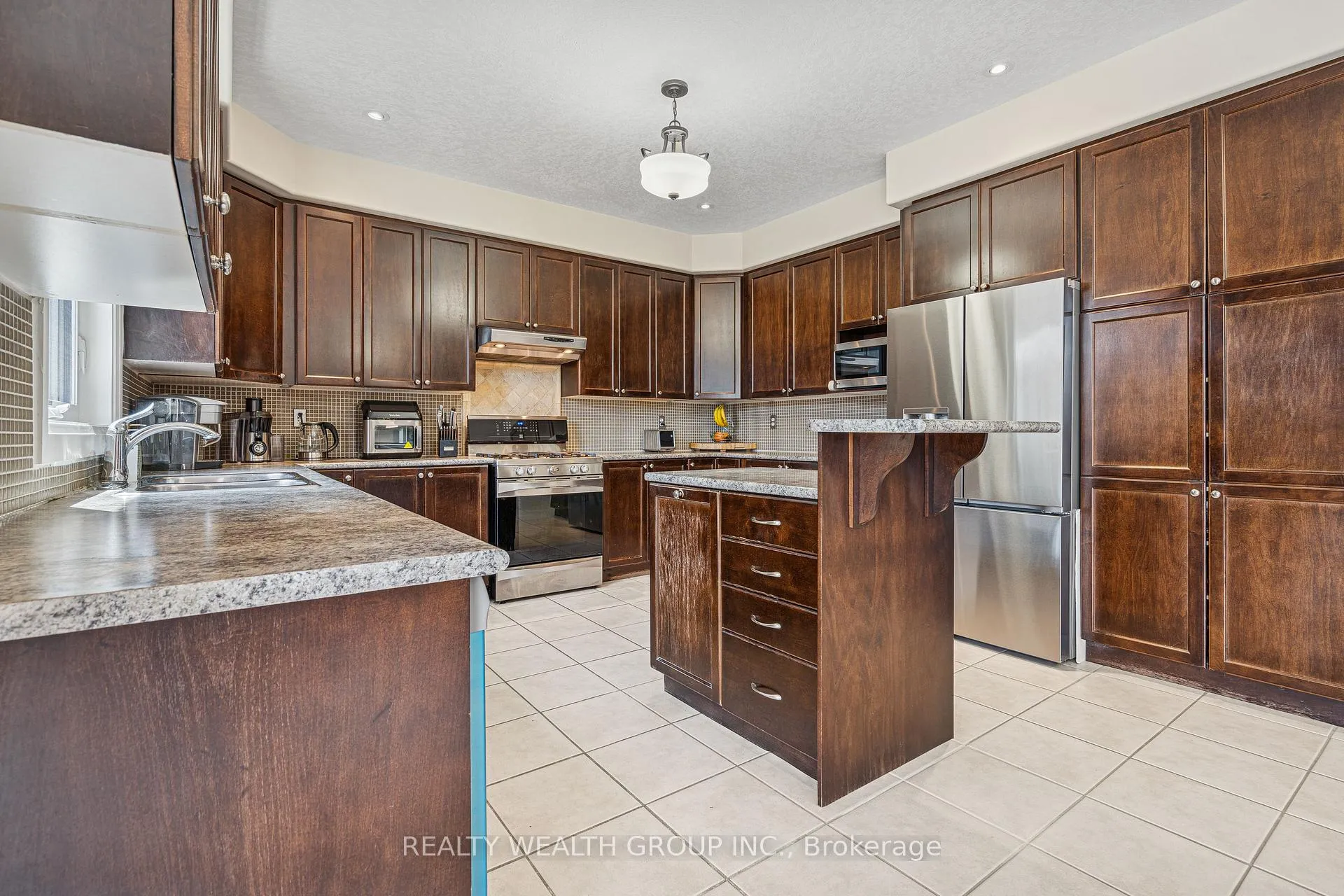 Photo 8 of 896 Booth Avenue, Innisfil, Alcona — HOMEH