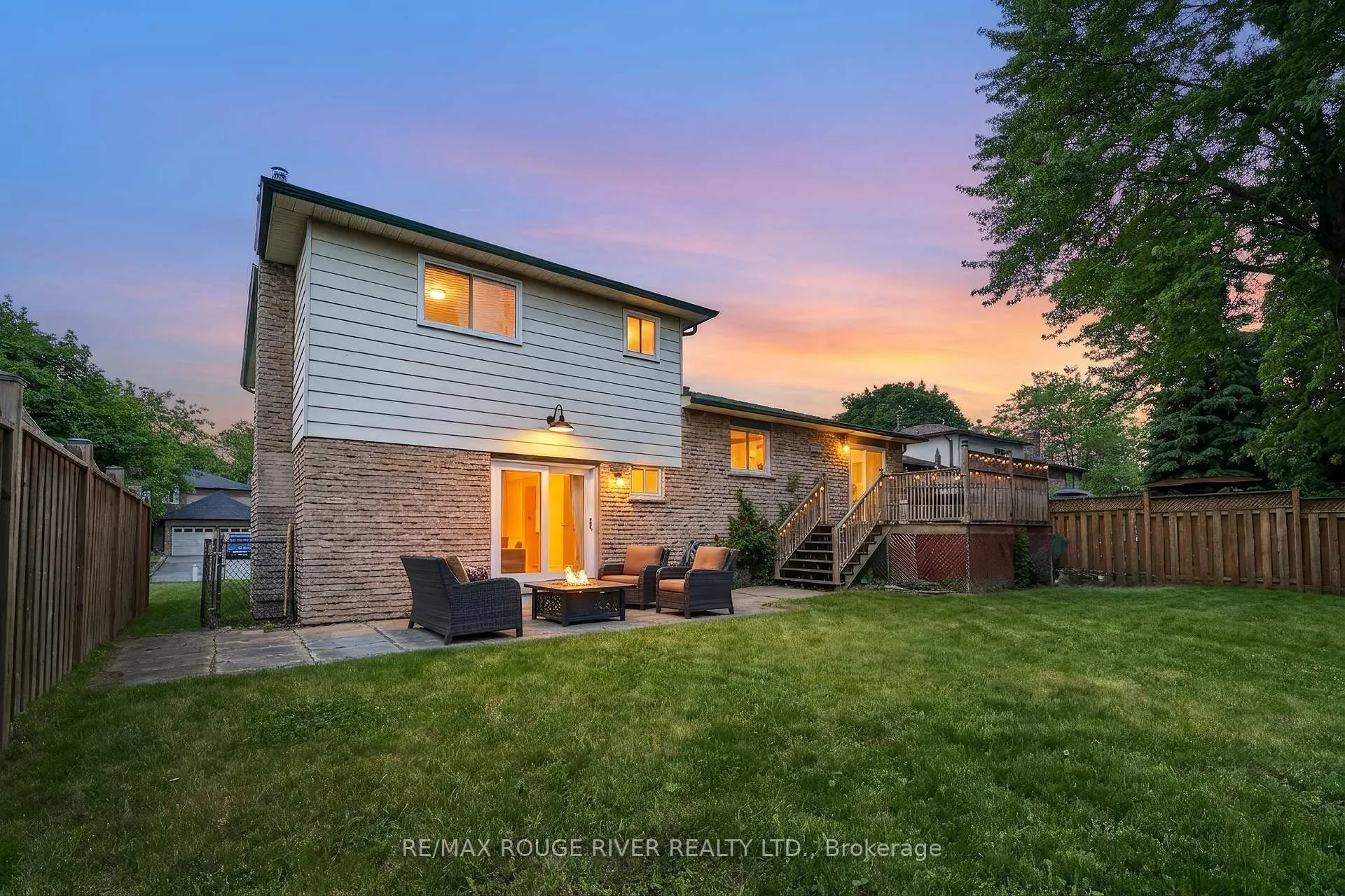 Photo 3 of 6 Ribblesdale Drive, Whitby, Pringle Creek — HOMEH