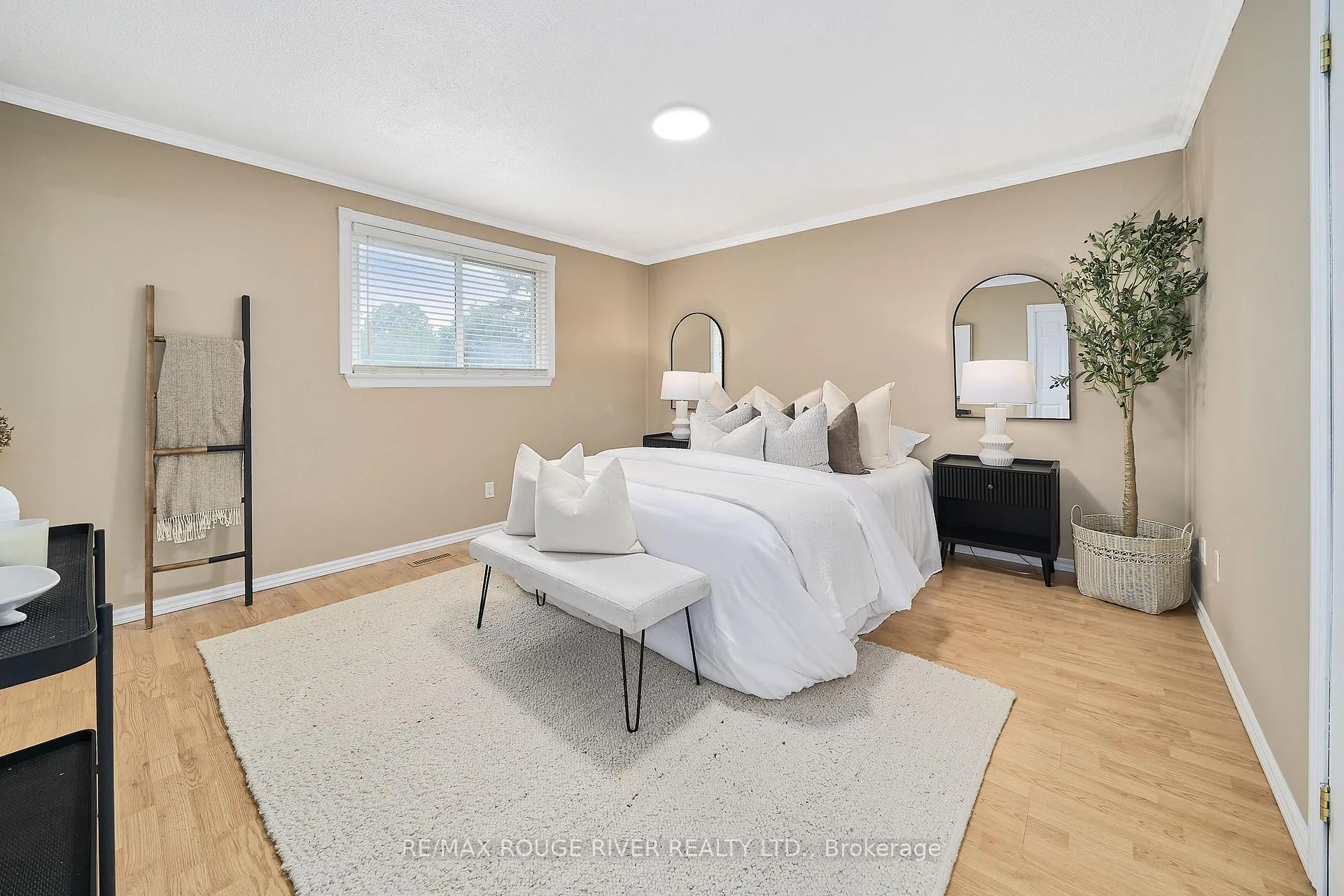 Photo 17 of 6 Ribblesdale Drive, Whitby, Pringle Creek — HOMEH