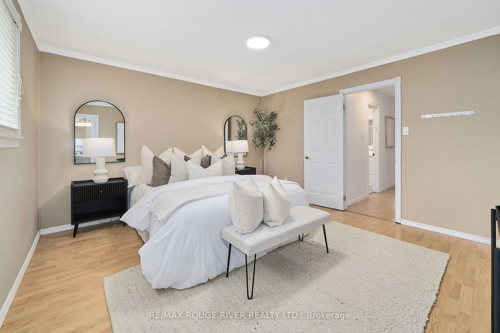 Photo 18 of 6 Ribblesdale Drive, Whitby, Pringle Creek — HOMEH
