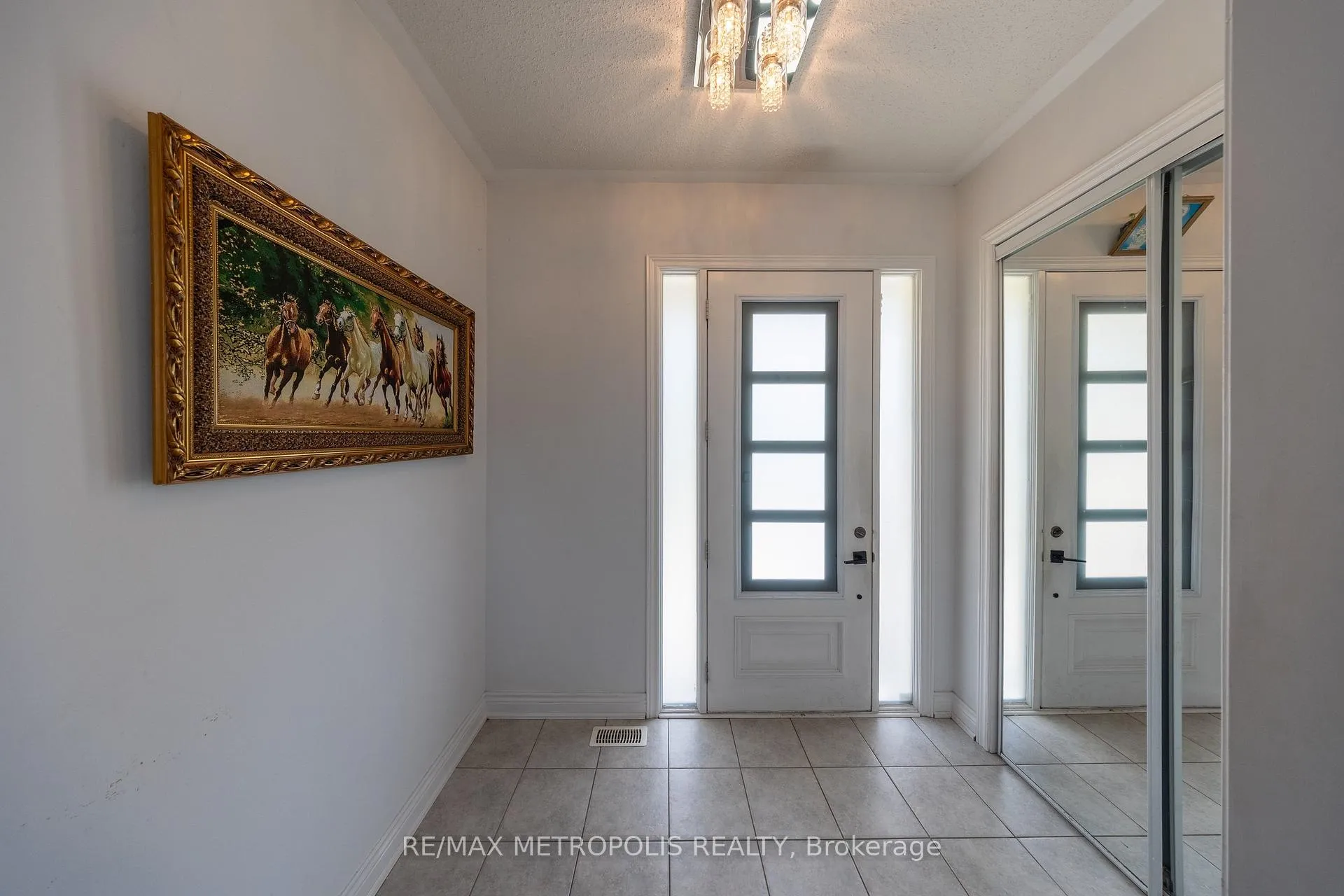 Photo 5 of 36 Michaelis Street, New Tecumseth, Rural New Tecumseth — HOMEH