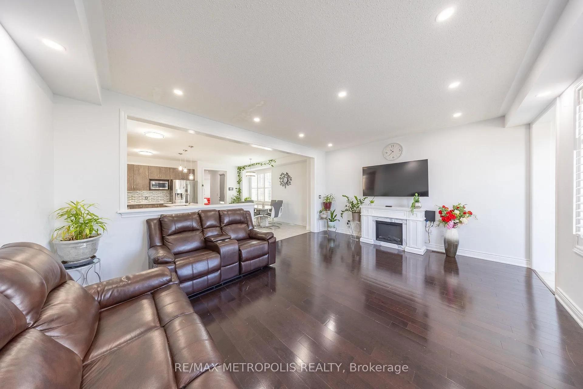 Photo 19 of 36 Michaelis Street, New Tecumseth, Rural New Tecumseth — HOMEH