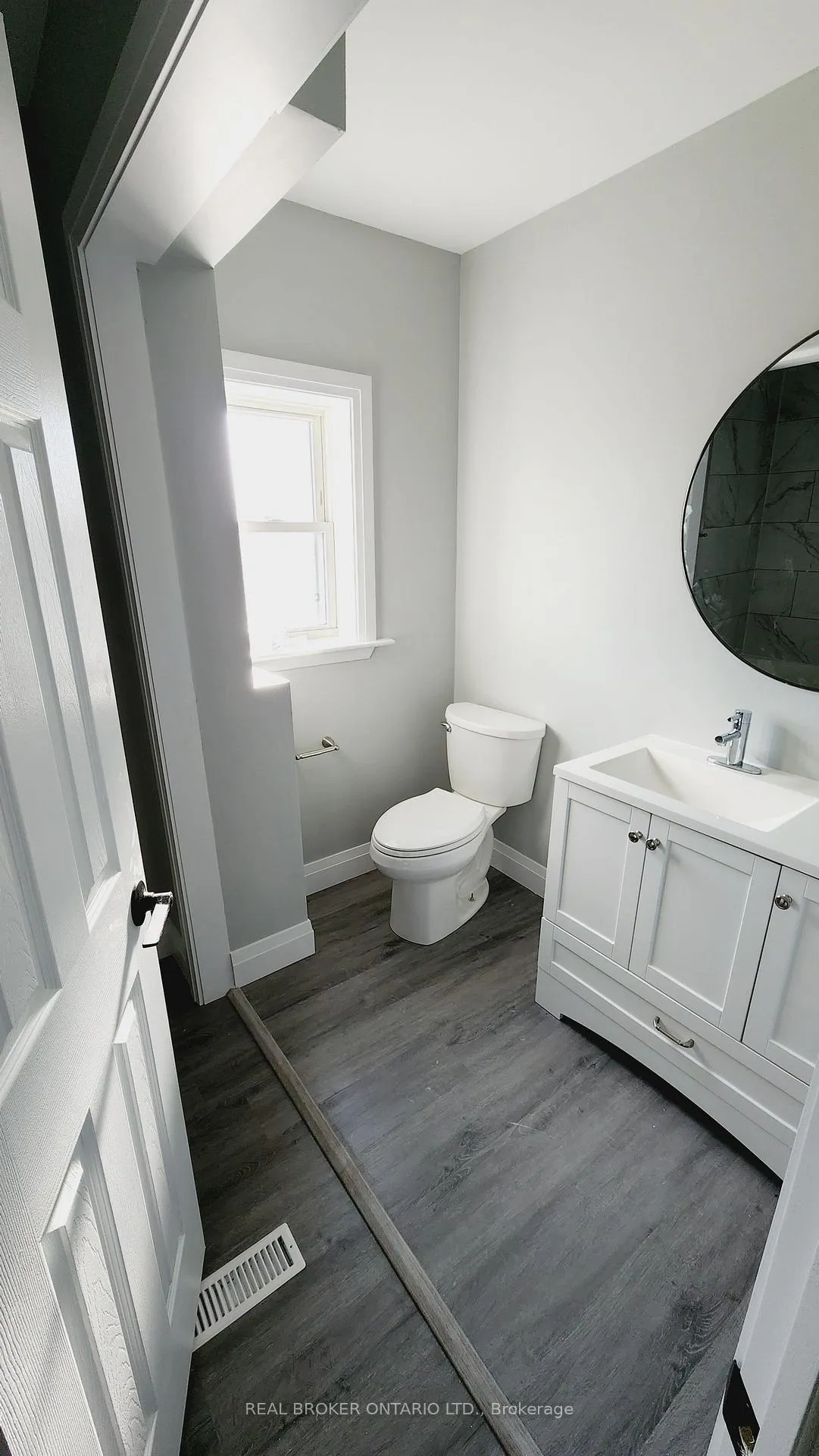 Photo 17 of Unit 1, 131 Bell Avenue, Hamilton, Bartonville — HOMEH