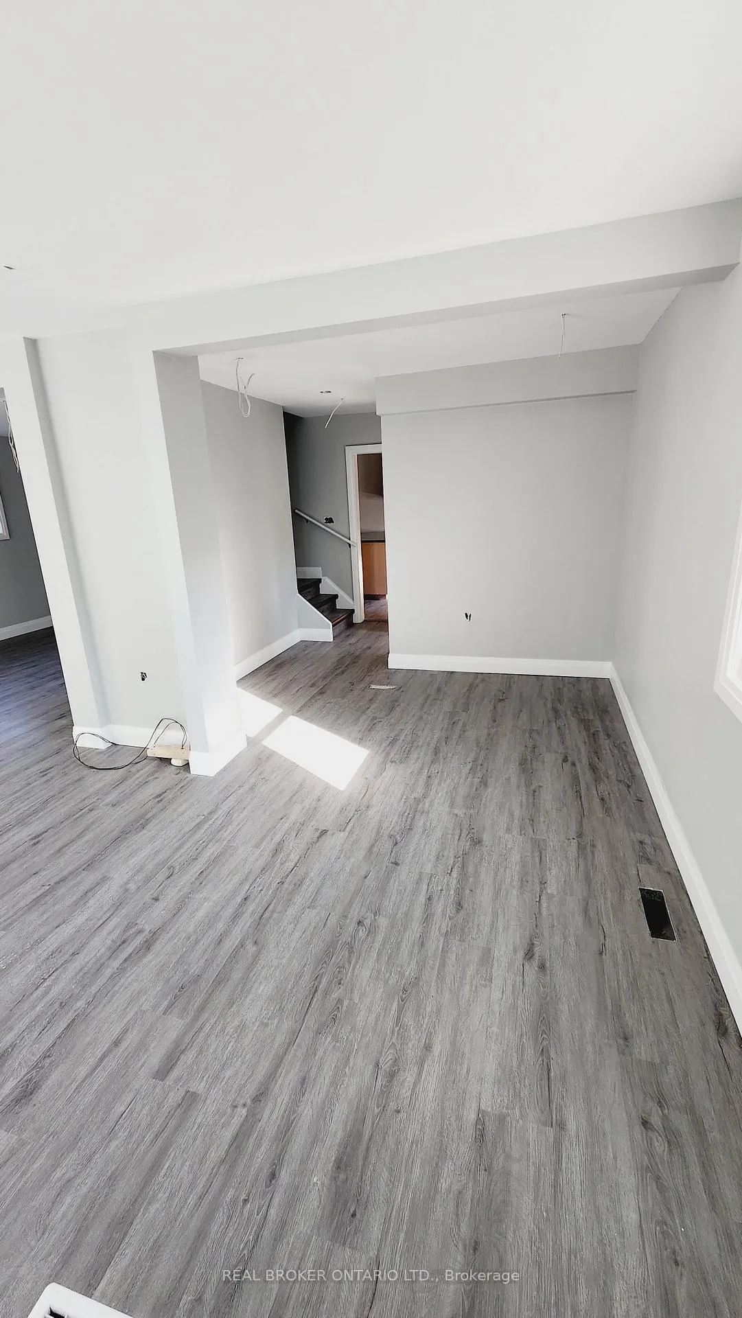 Photo 22 of Unit 1, 131 Bell Avenue, Hamilton, Bartonville — HOMEH