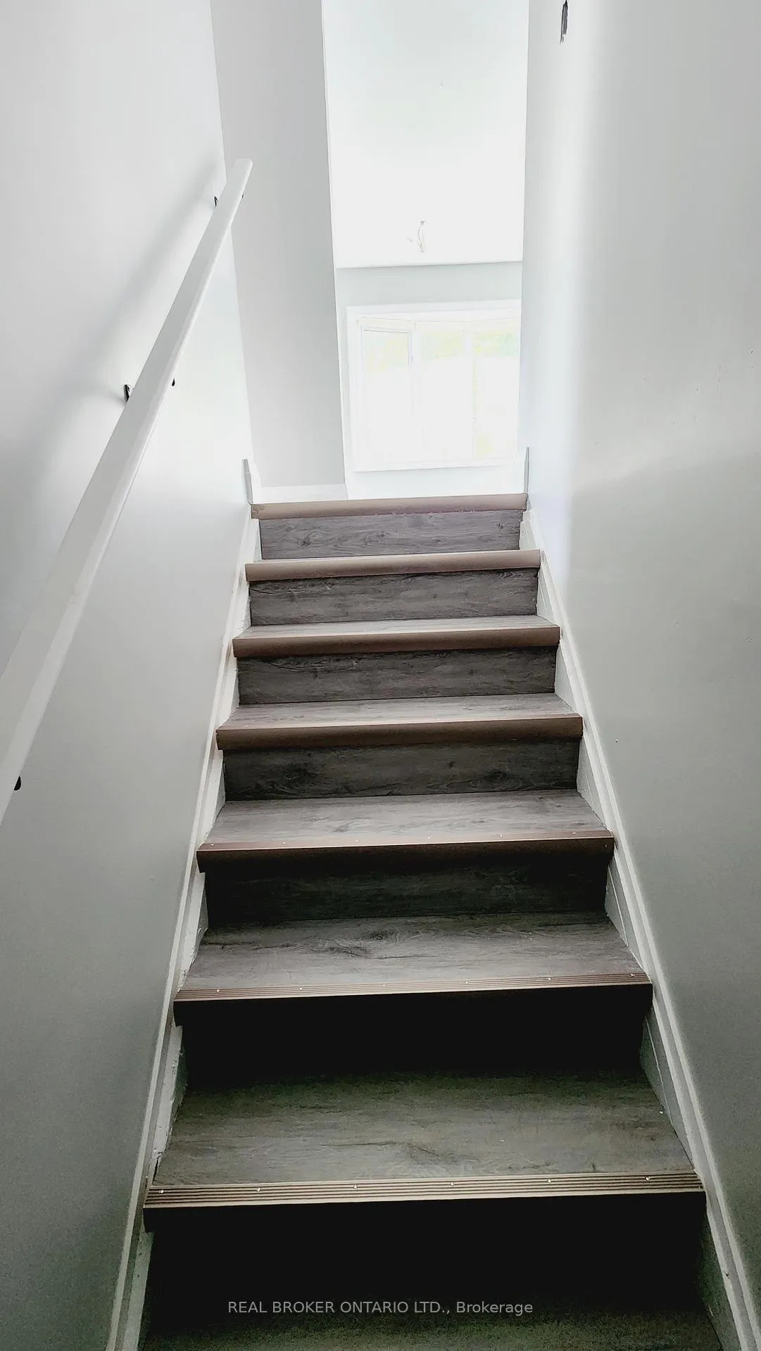Photo 23 of Unit 1, 131 Bell Avenue, Hamilton, Bartonville — HOMEH
