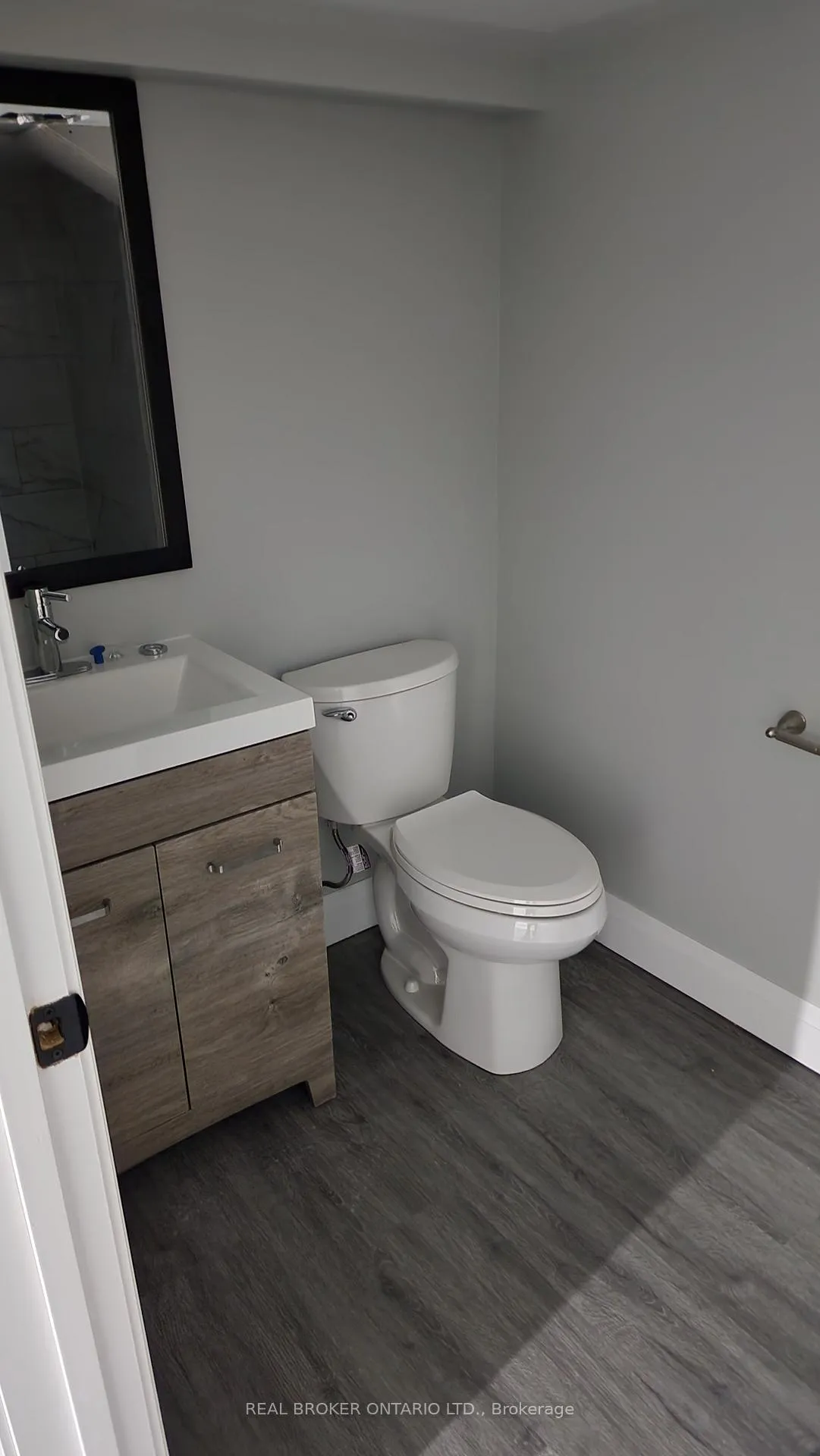 Photo 24 of Unit 1, 131 Bell Avenue, Hamilton, Bartonville — HOMEH