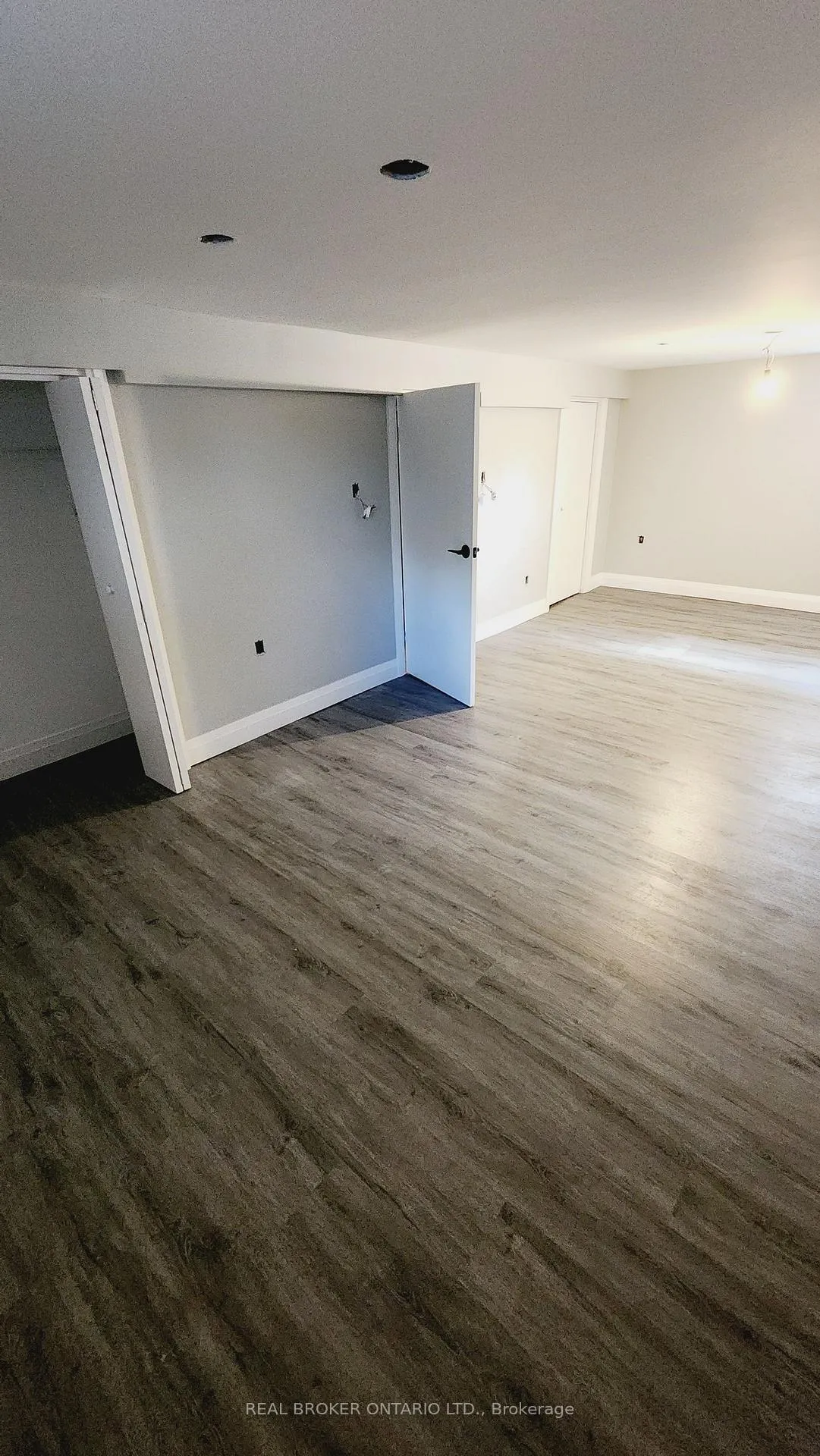 Photo 25 of Unit 1, 131 Bell Avenue, Hamilton, Bartonville — HOMEH