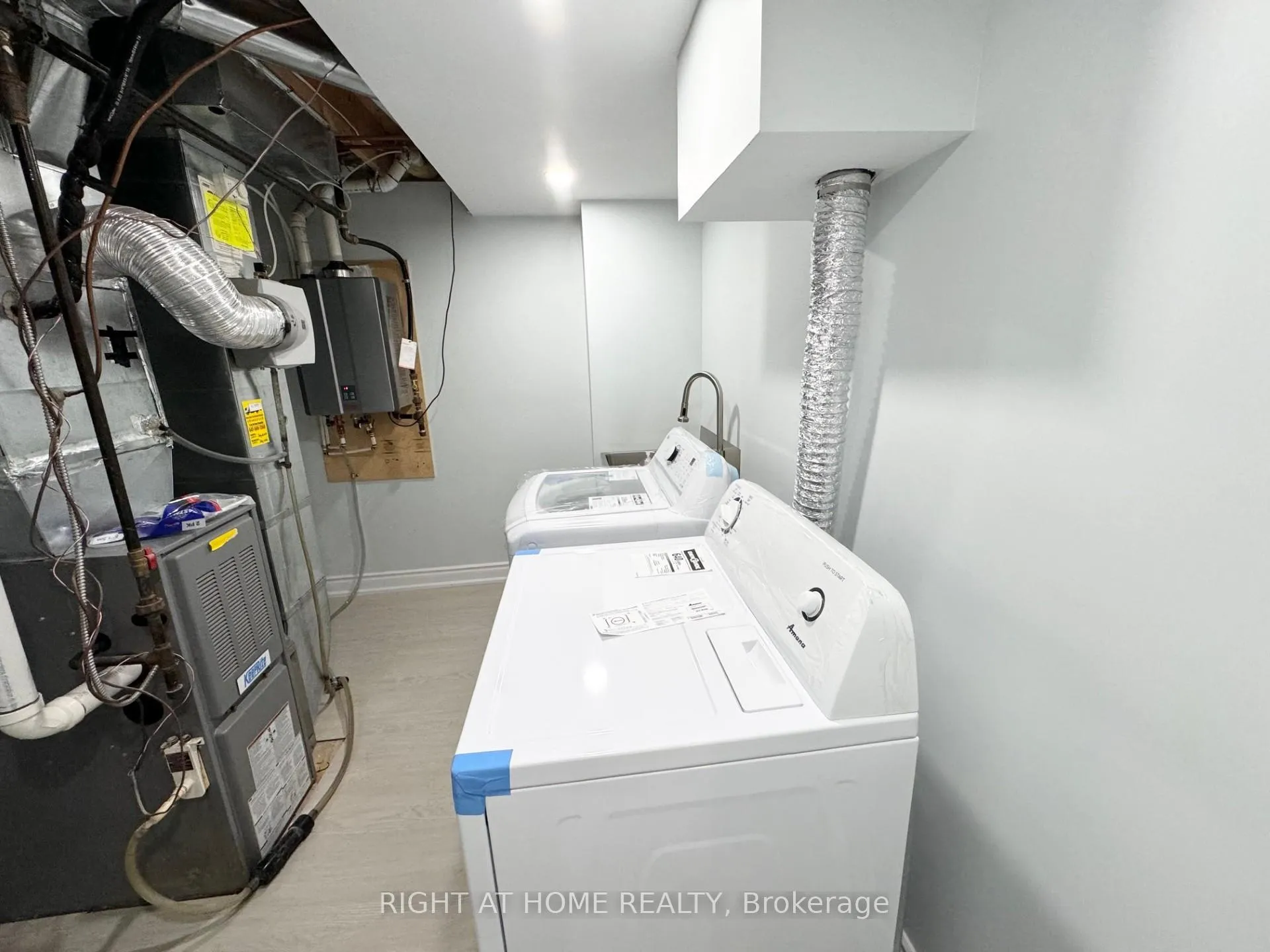 Photo 10 of Unit Basmt, 279 Stonebridge Drive, Markham, Berczy — HOMEH