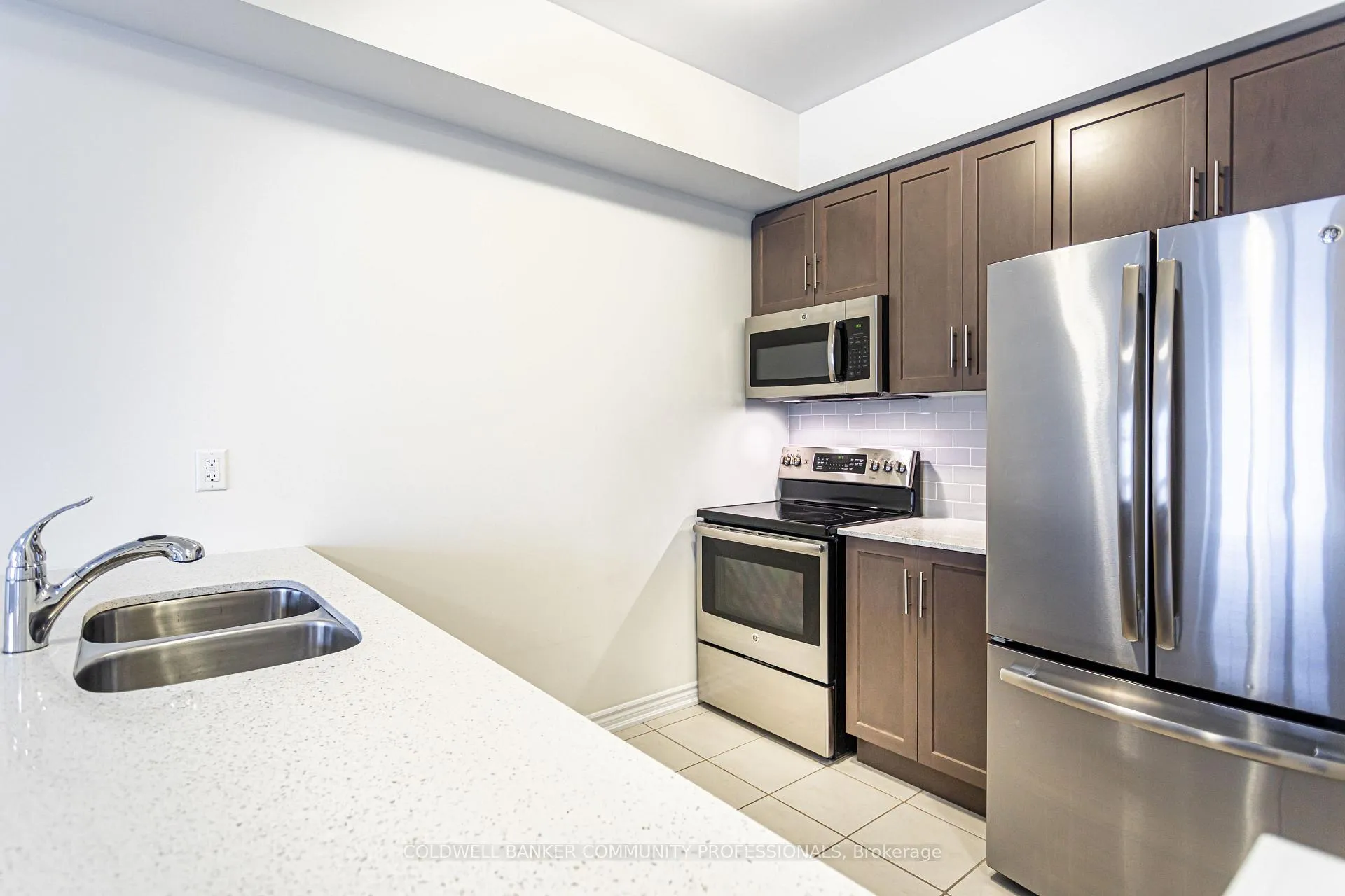 Photo 13 of Unit 30, 377 Glancaster Road, Hamilton, Ancaster — HOMEH