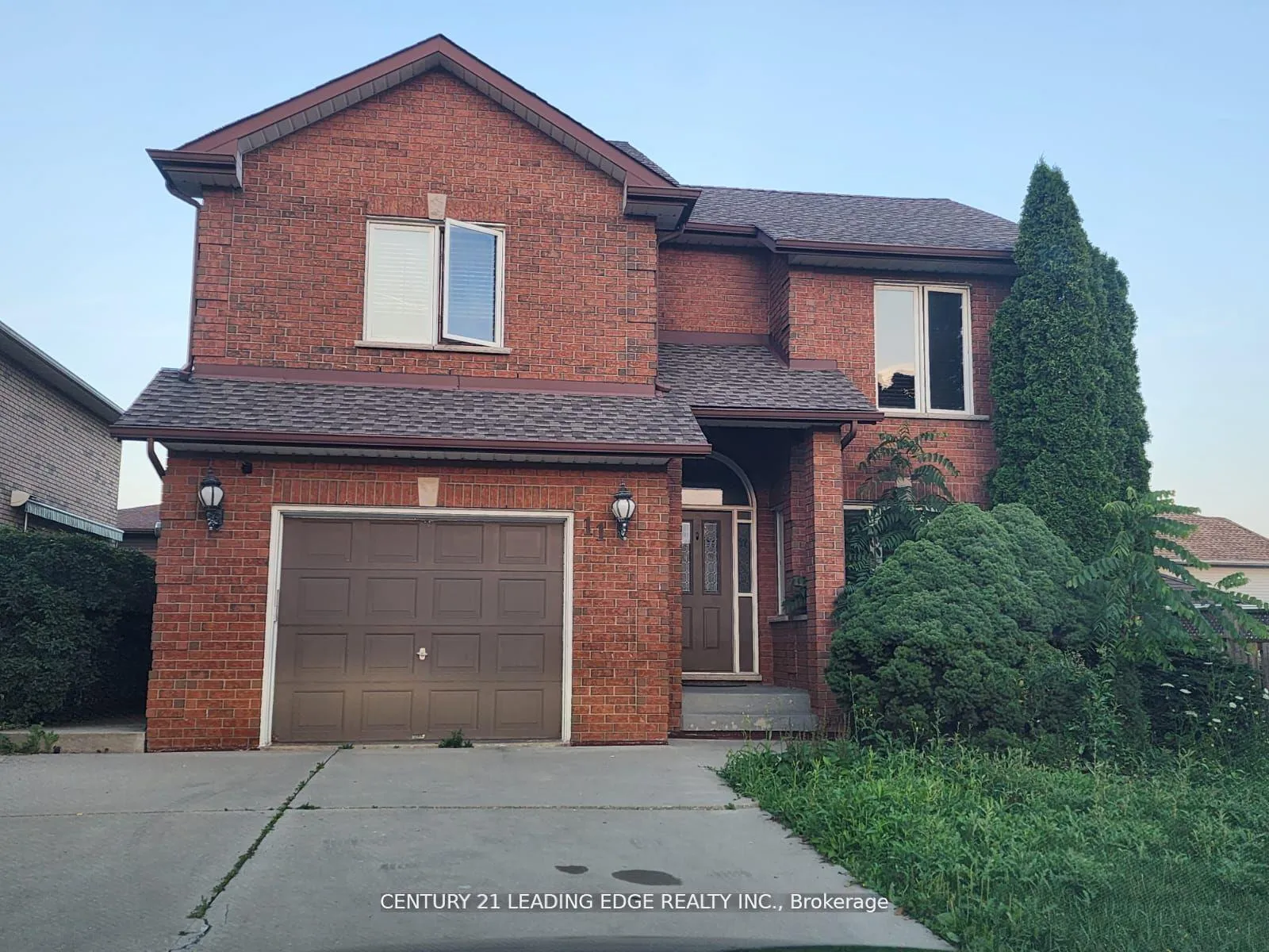 Photo 1 of 11 Westlawn Drive, Hamilton, Kennedy — HOMEH