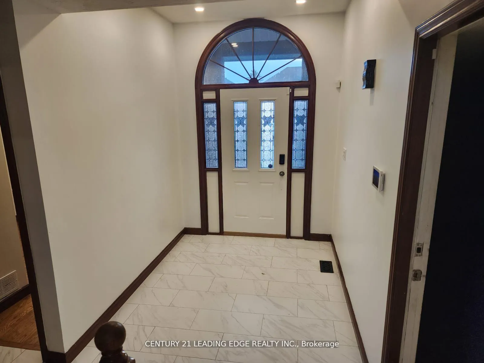 Photo 2 of 11 Westlawn Drive, Hamilton, Kennedy — HOMEH
