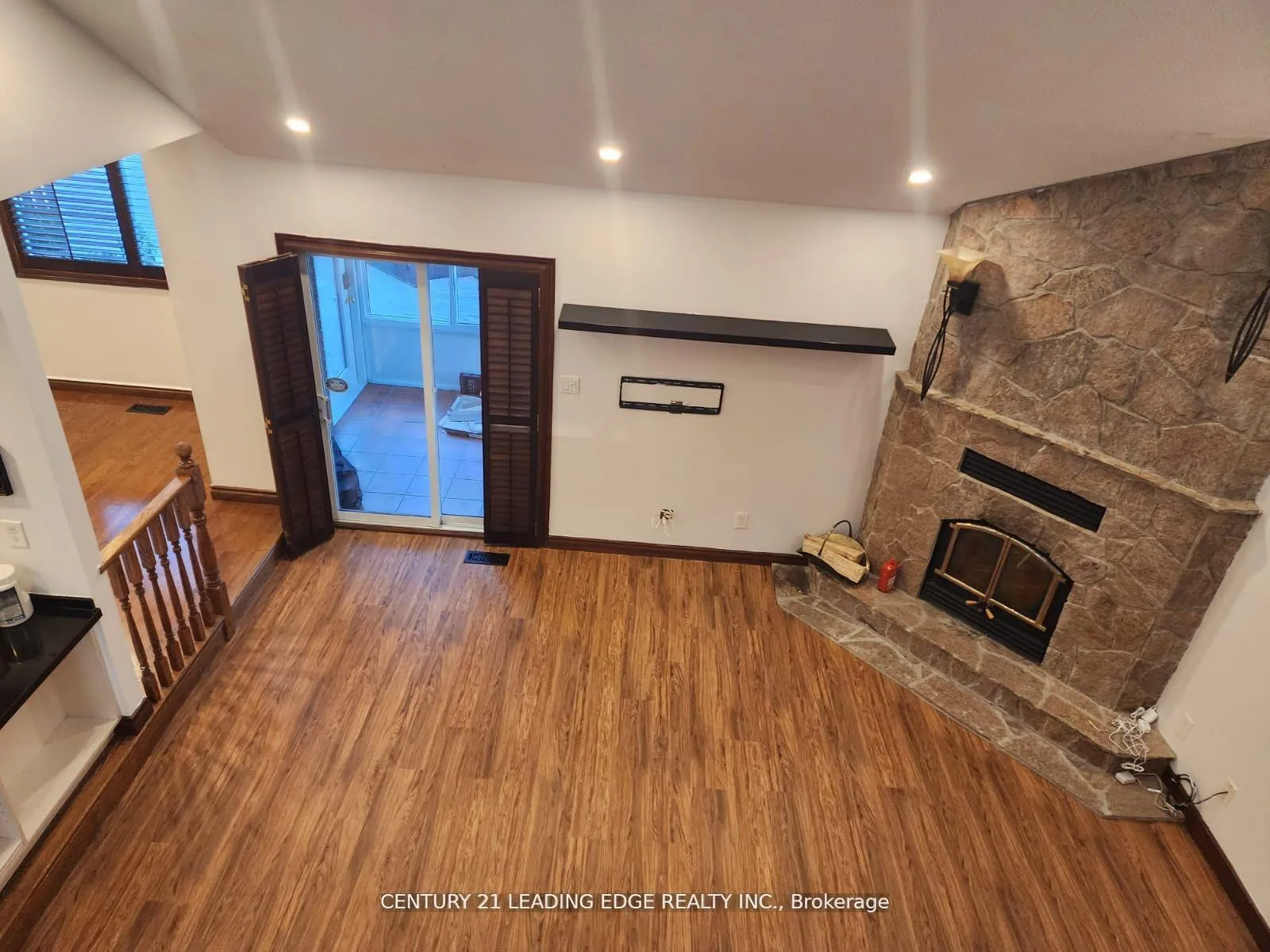 Photo 4 of 11 Westlawn Drive, Hamilton, Kennedy — HOMEH