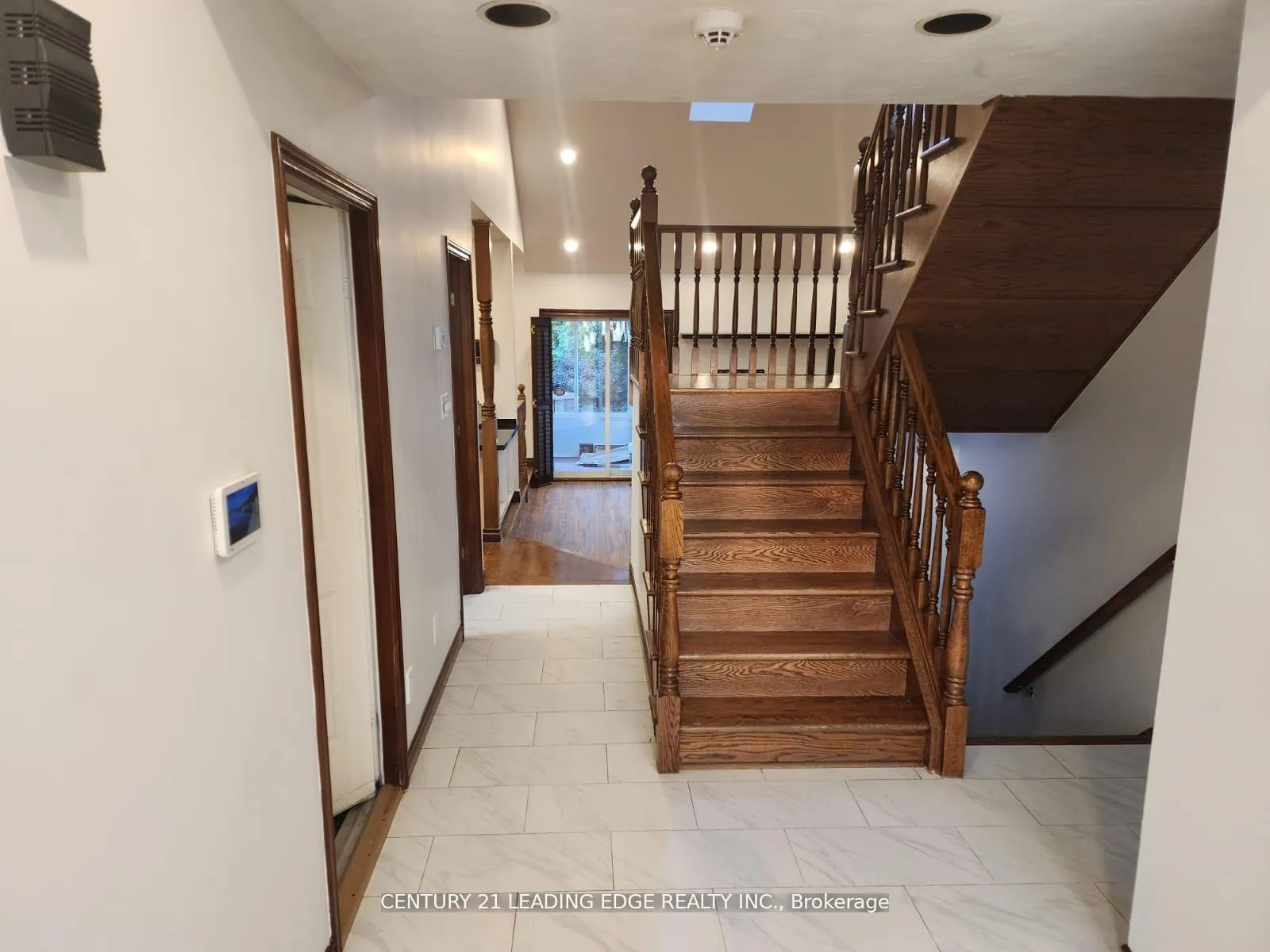 Photo 8 of 11 Westlawn Drive, Hamilton, Kennedy — HOMEH