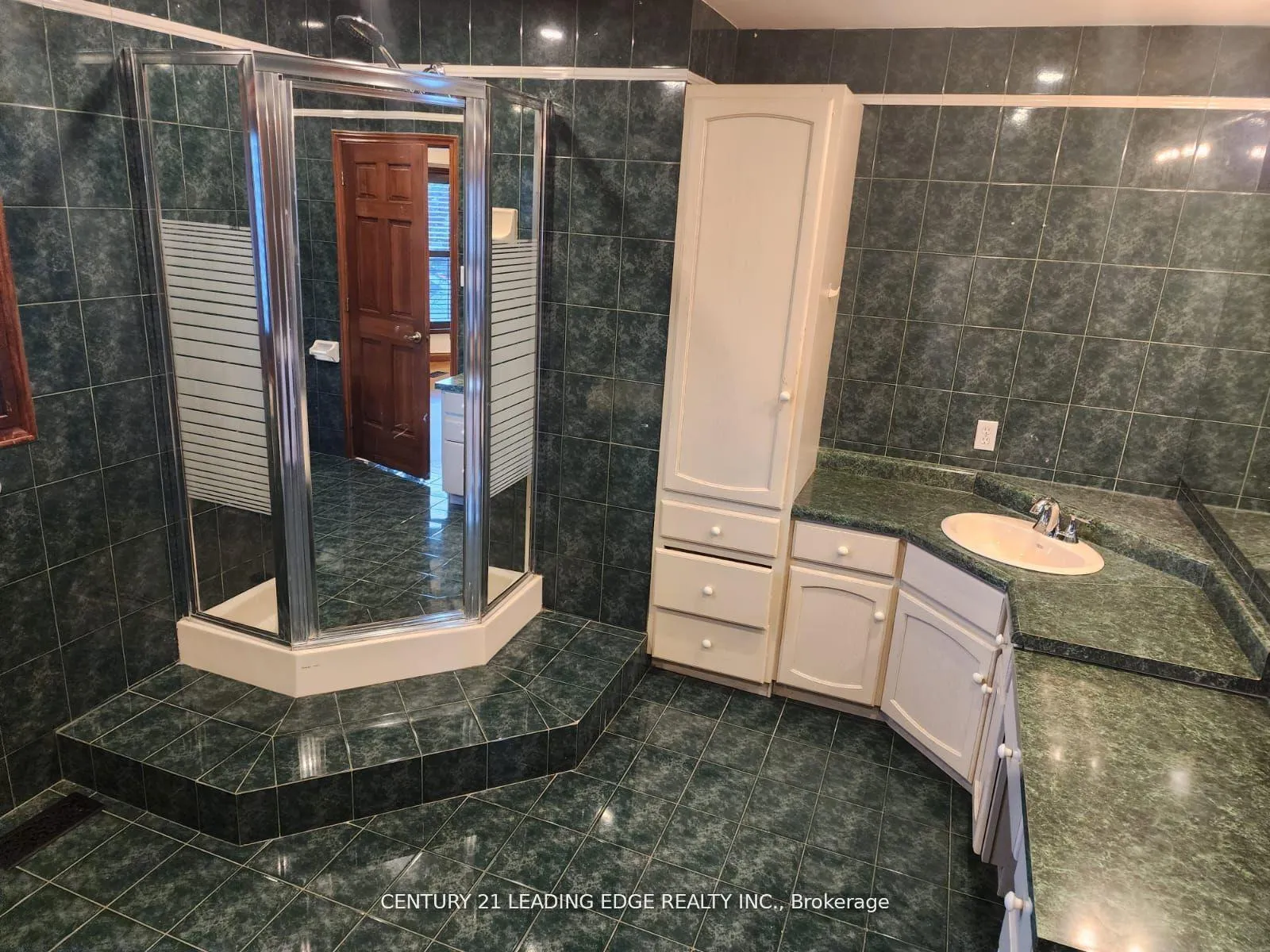Photo 12 of 11 Westlawn Drive, Hamilton, Kennedy — HOMEH