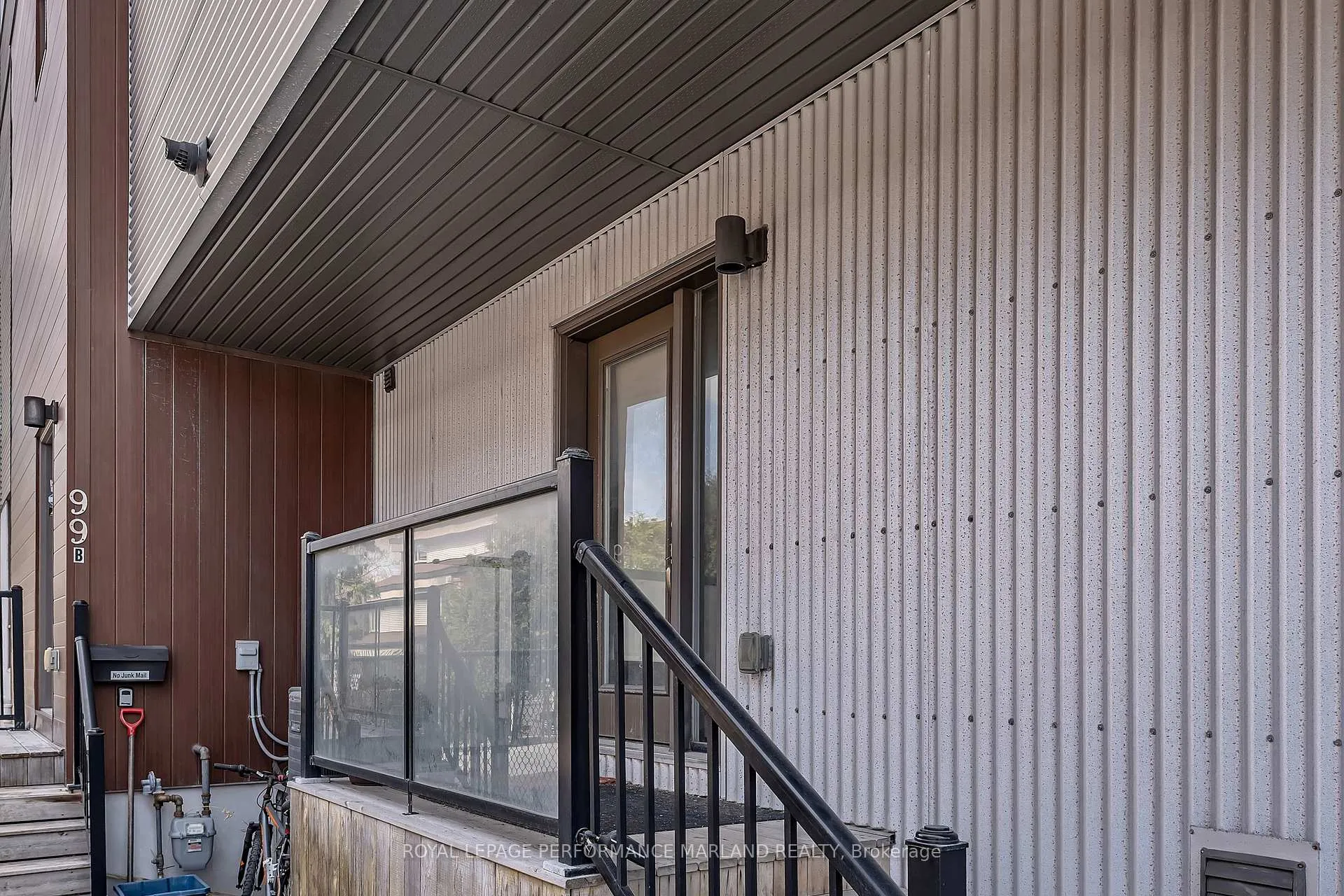 Photo 3 of 99A Concord Street N, Ottawa, Ottawa East — HOMEH