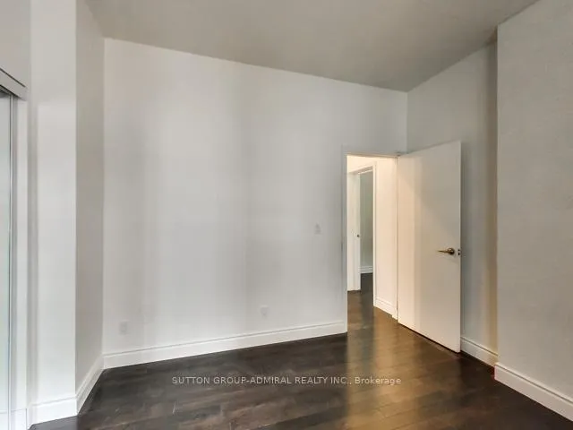 Photo 12 of 34 Hewitt--Main Floor Avenue, Toronto, High Park-Swansea — HOMEH