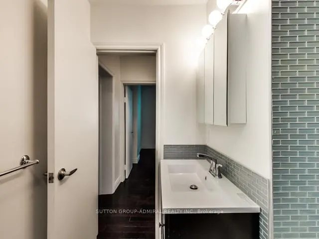 Photo 14 of 34 Hewitt--Main Floor Avenue, Toronto, High Park-Swansea — HOMEH