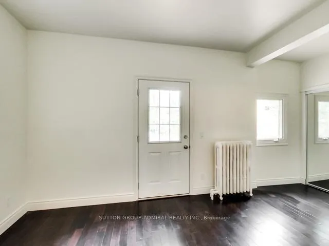 Photo 15 of 34 Hewitt--Main Floor Avenue, Toronto, High Park-Swansea — HOMEH