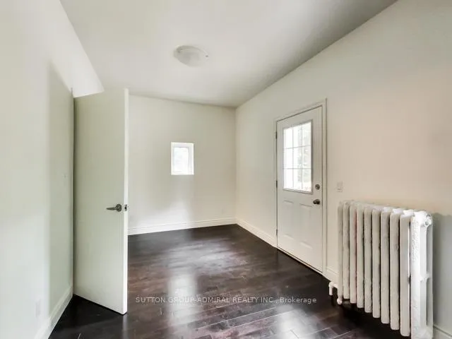 Photo 17 of 34 Hewitt--Main Floor Avenue, Toronto, High Park-Swansea — HOMEH