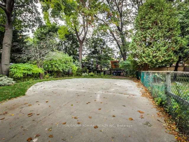 Photo 26 of 34 Hewitt--Main Floor Avenue, Toronto, High Park-Swansea — HOMEH