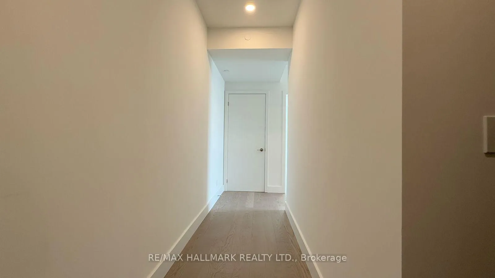 Photo 2 of Unit 513, 6 Greenbriar Road, North York, Bayview Village — HOMEH