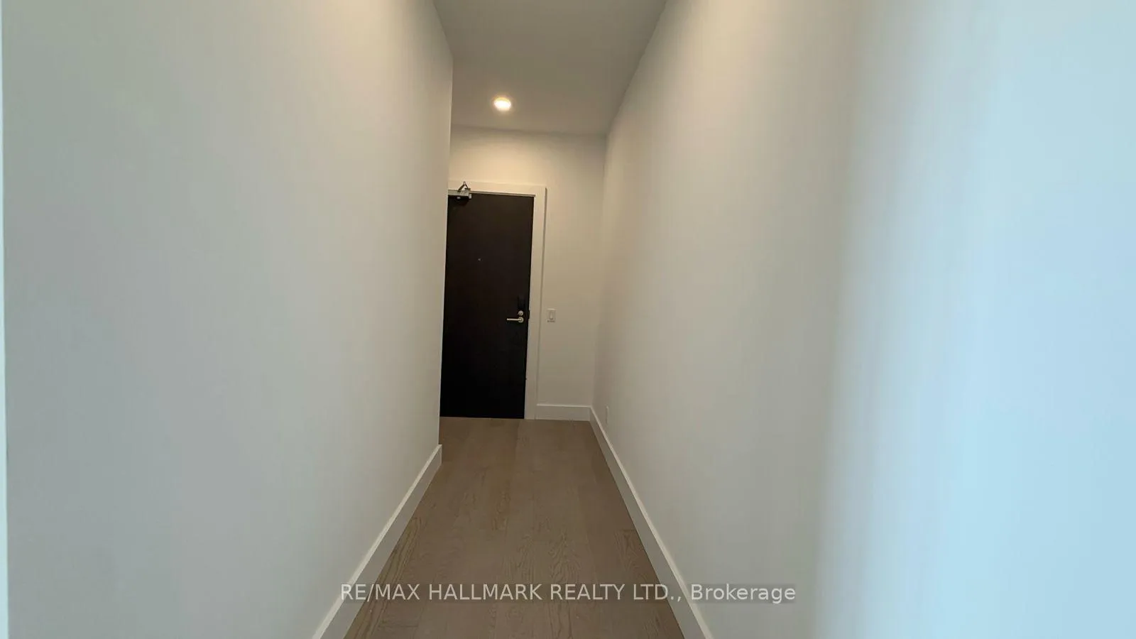 Photo 3 of Unit 513, 6 Greenbriar Road, North York, Bayview Village — HOMEH