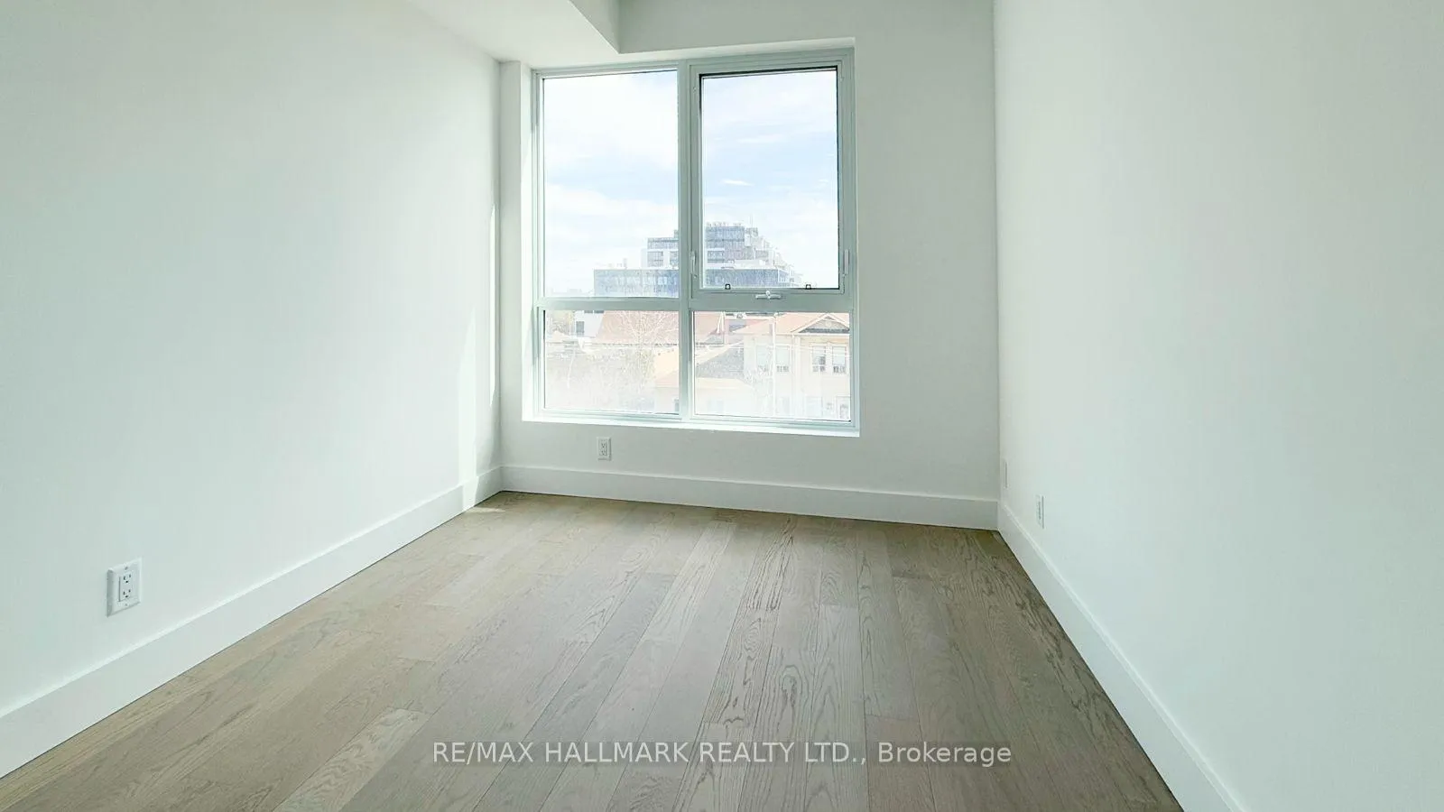 Photo 6 of Unit 513, 6 Greenbriar Road, North York, Bayview Village — HOMEH